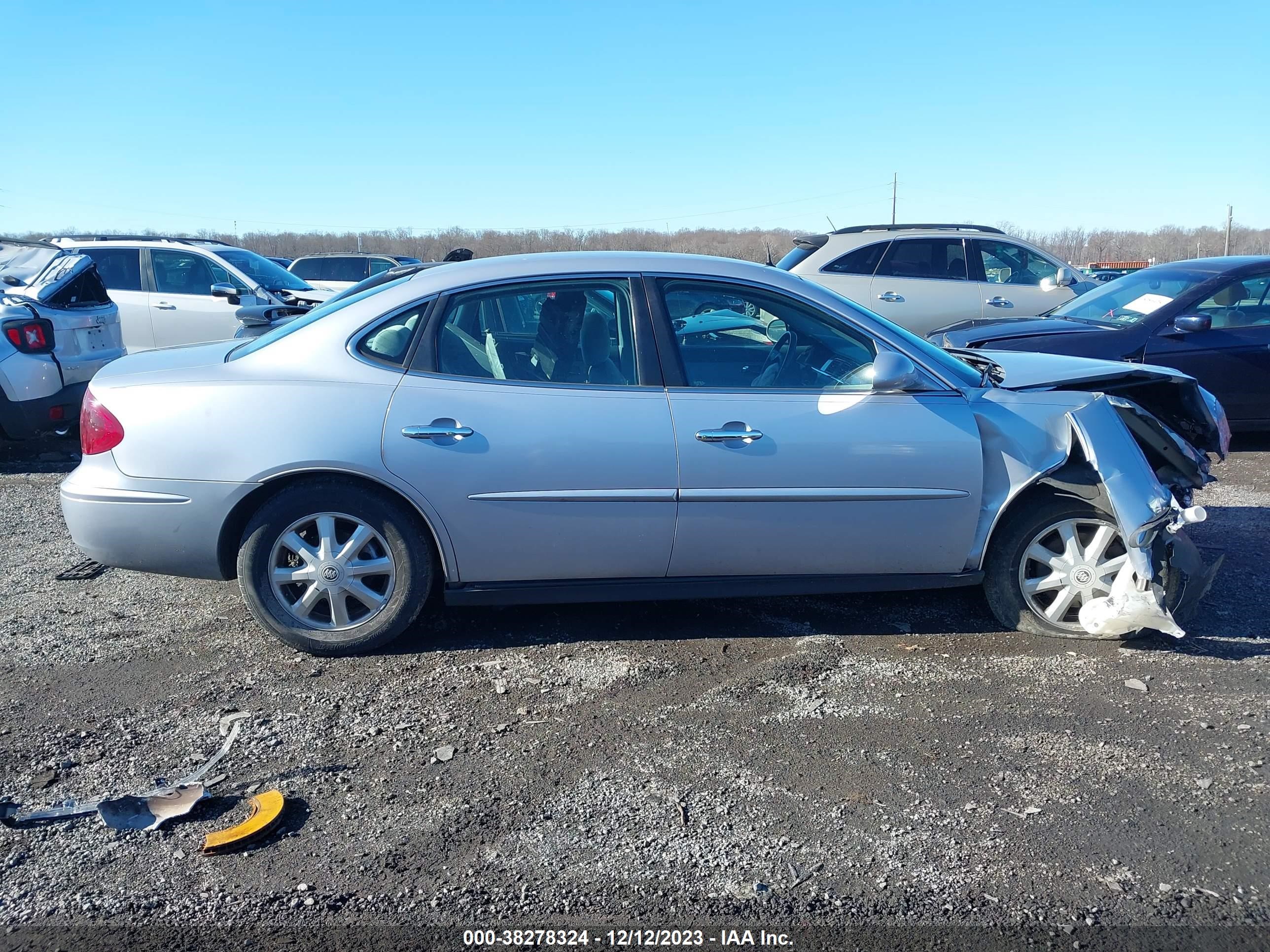 Photo 13 VIN: 2G4WC532551256394 - BUICK LACROSSE 