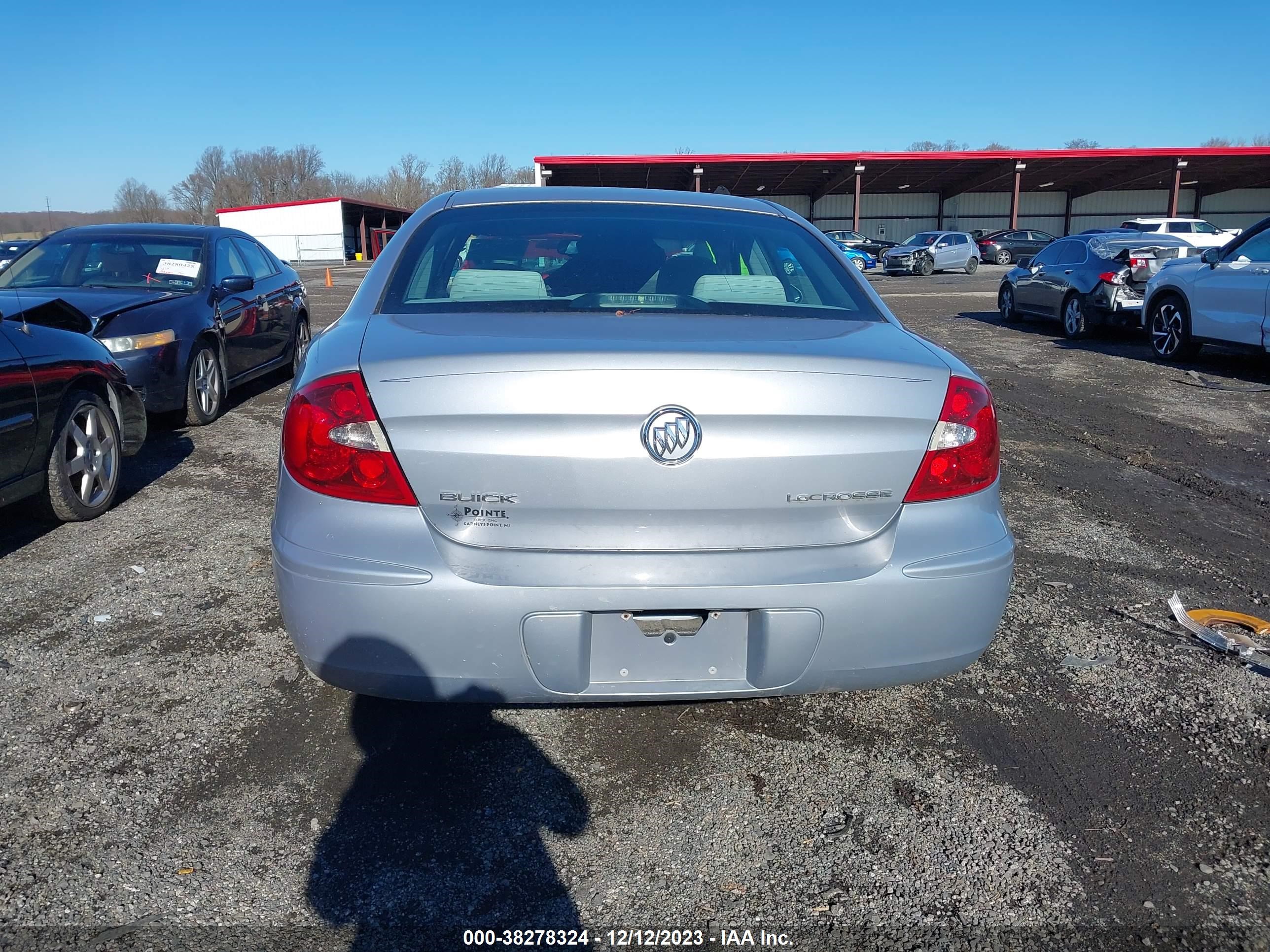 Photo 16 VIN: 2G4WC532551256394 - BUICK LACROSSE 