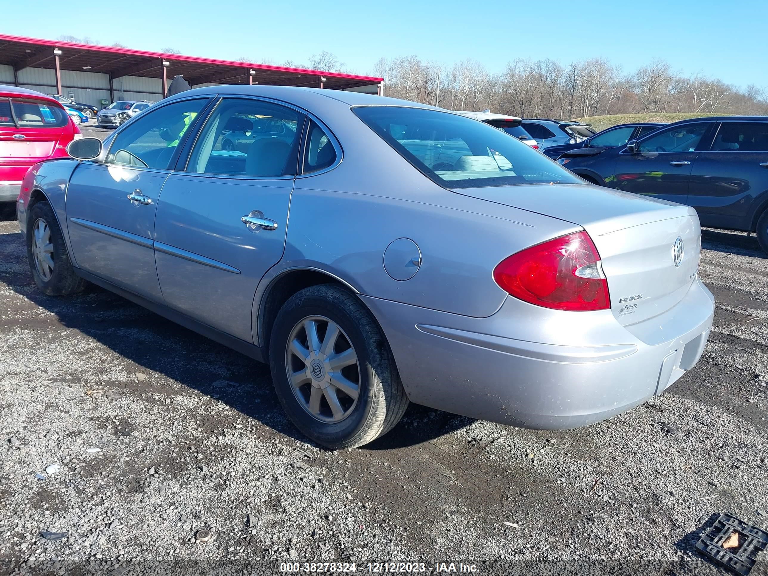 Photo 2 VIN: 2G4WC532551256394 - BUICK LACROSSE 