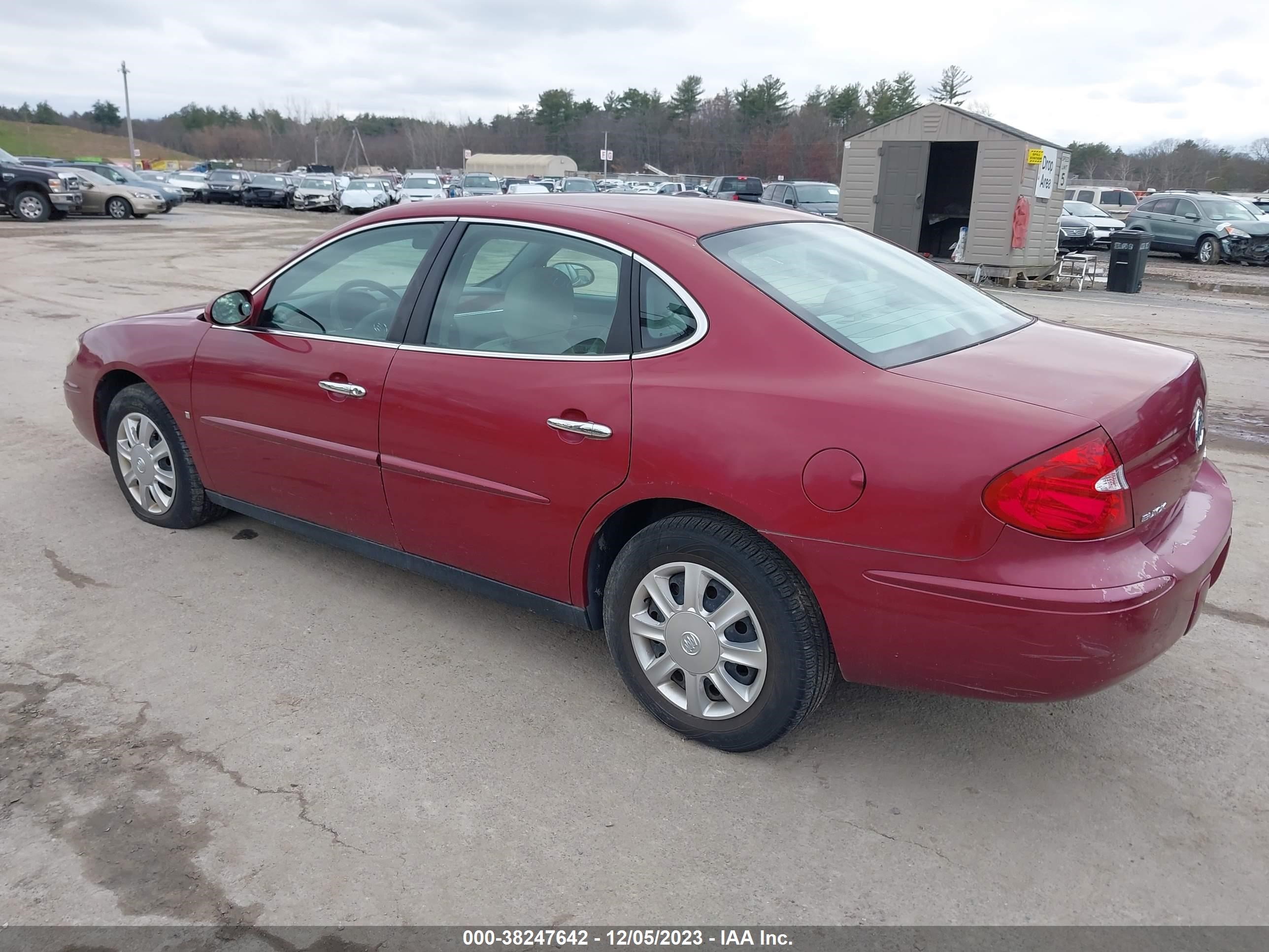 Photo 2 VIN: 2G4WC552061153706 - BUICK LACROSSE 