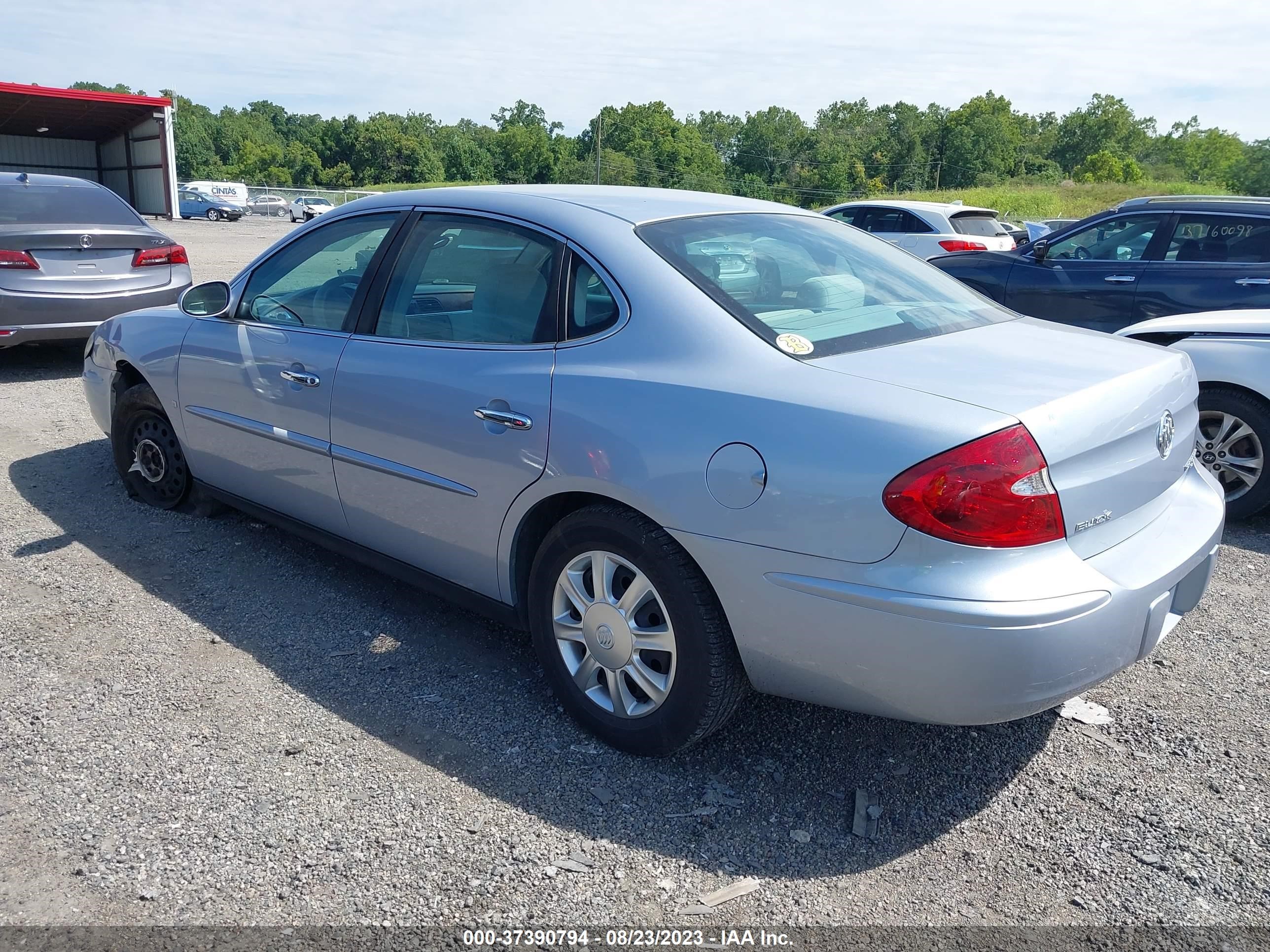 Photo 2 VIN: 2G4WC552161106457 - BUICK LACROSSE 