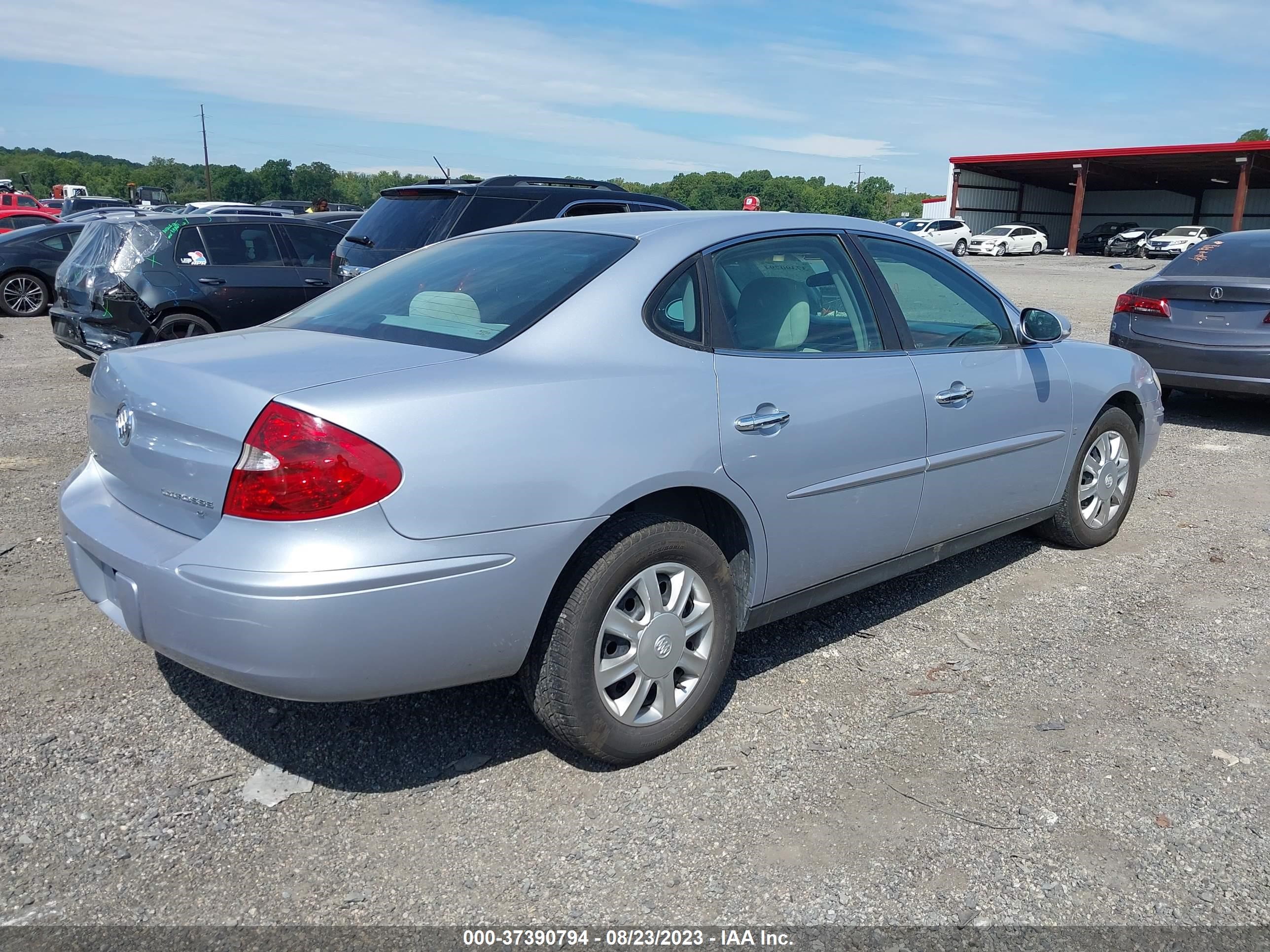 Photo 3 VIN: 2G4WC552161106457 - BUICK LACROSSE 