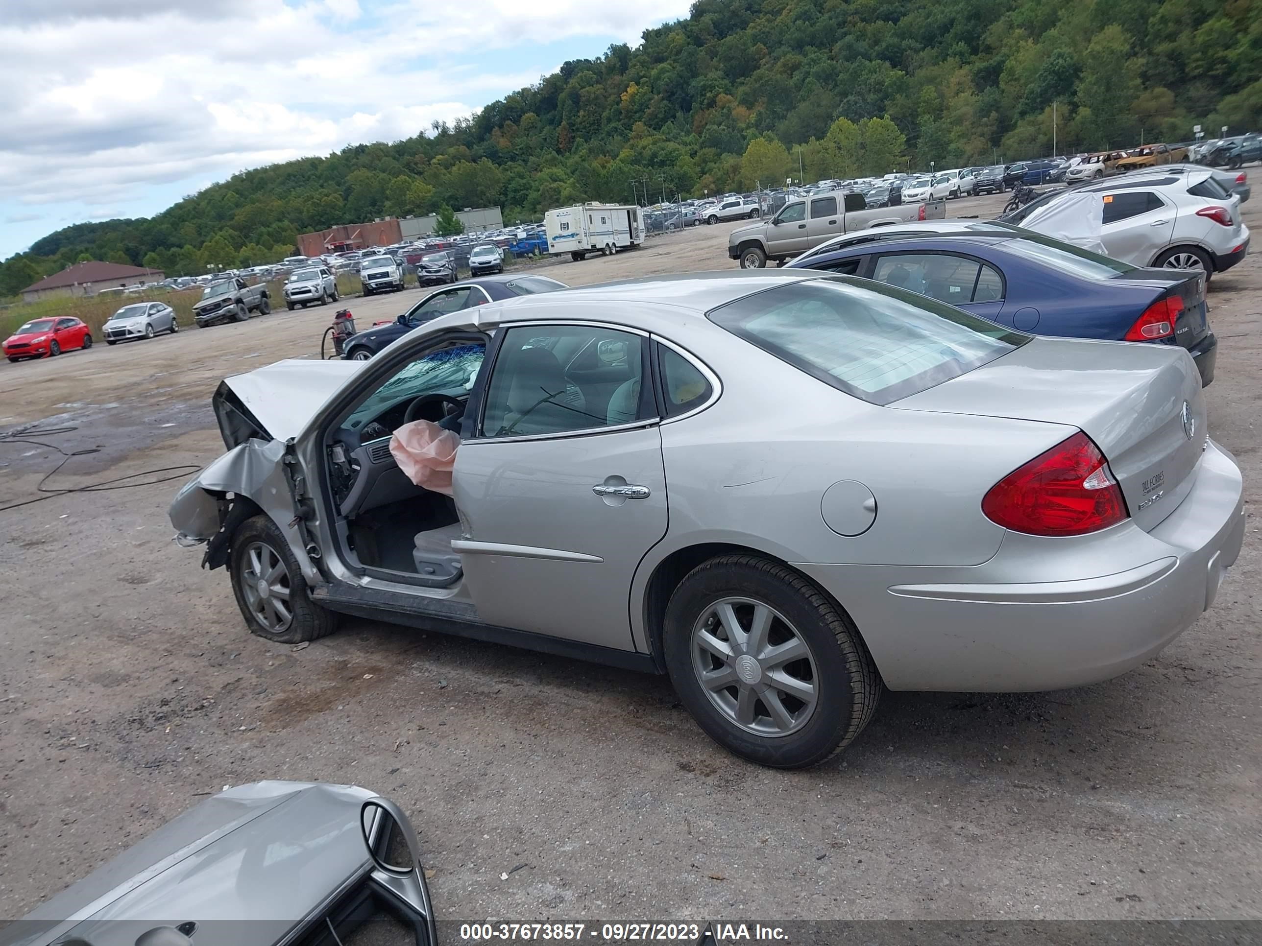 Photo 14 VIN: 2G4WC552471104252 - BUICK LACROSSE 