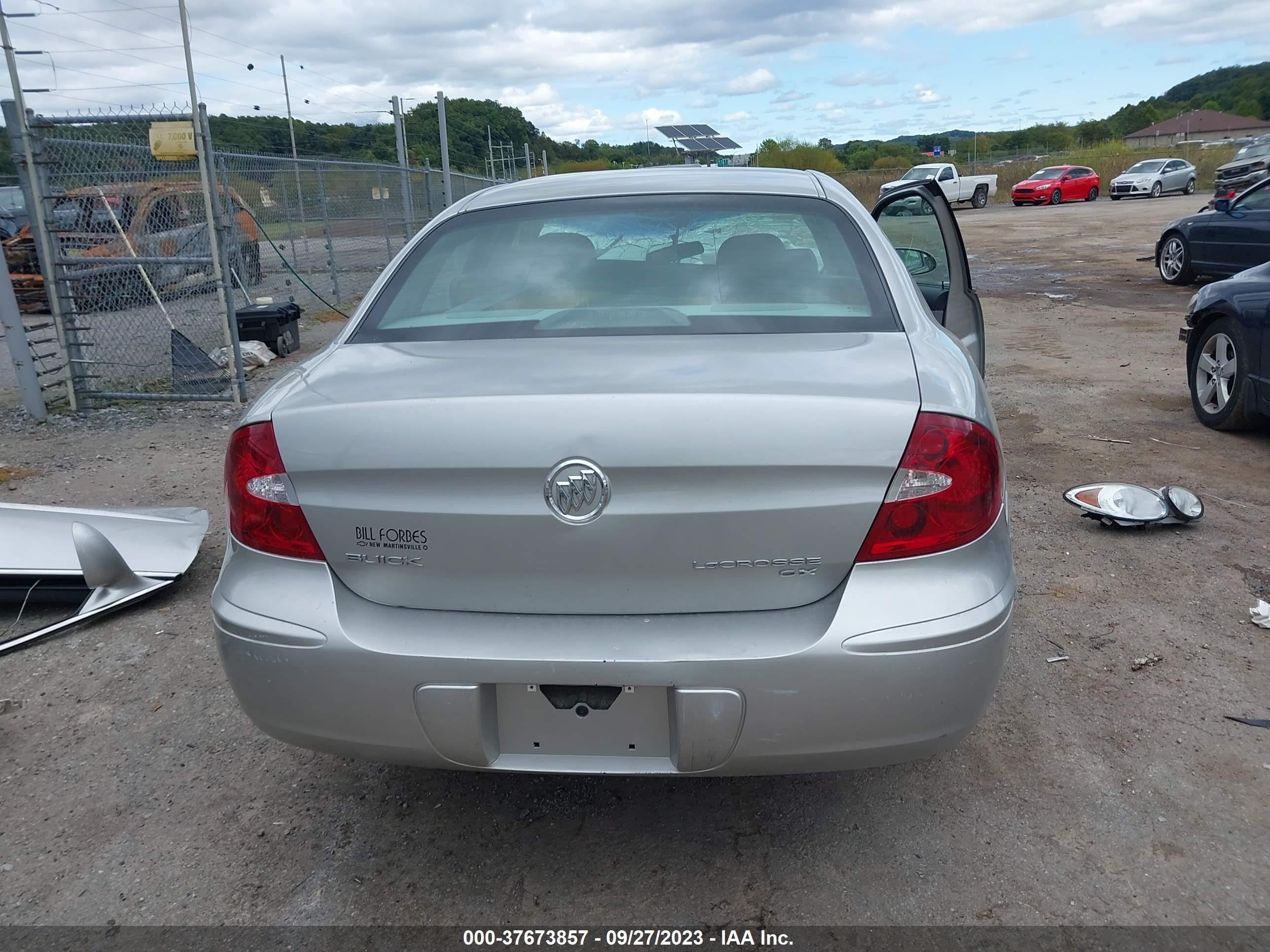 Photo 16 VIN: 2G4WC552471104252 - BUICK LACROSSE 