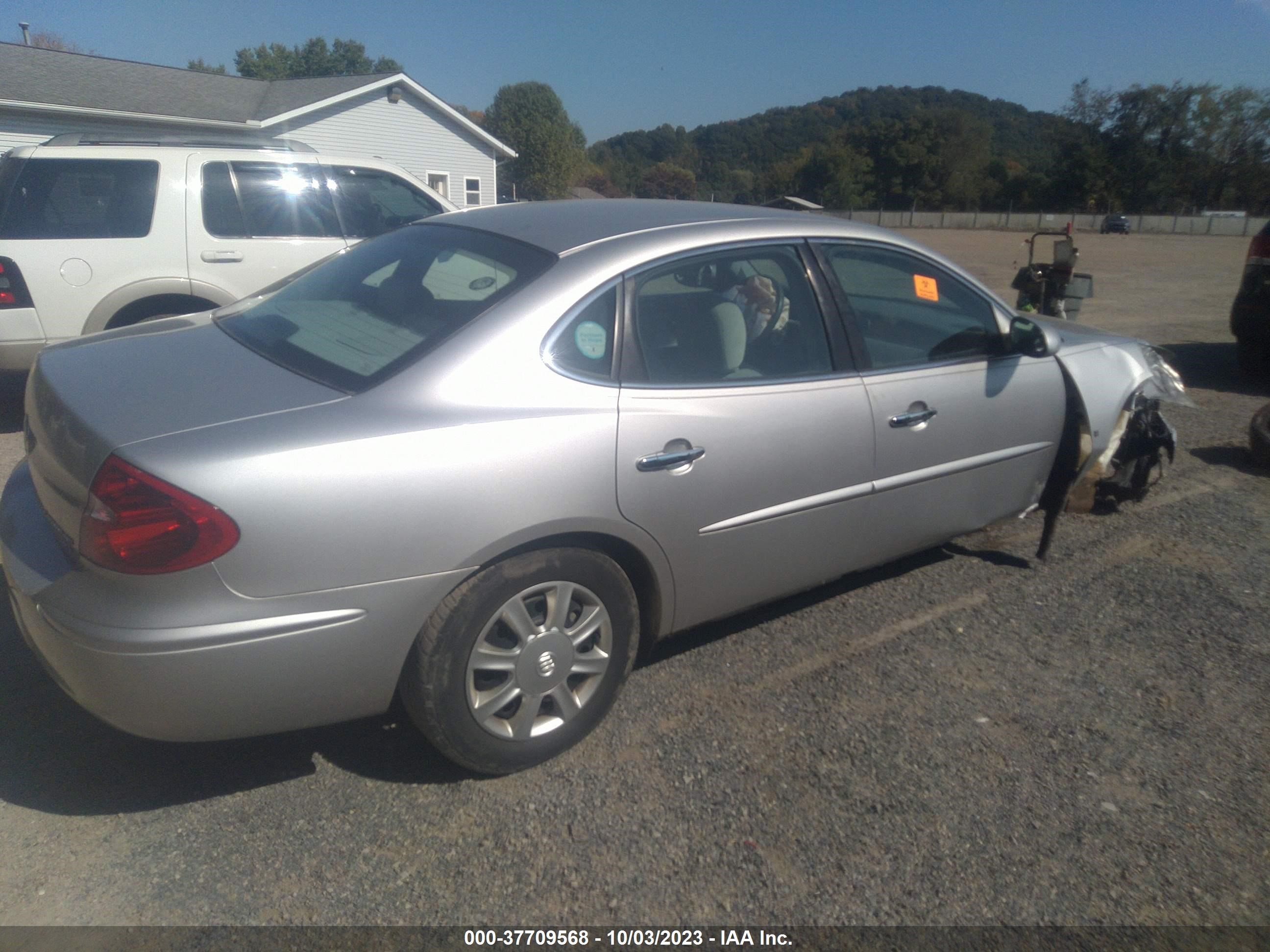 Photo 3 VIN: 2G4WC552X61259564 - BUICK LACROSSE 