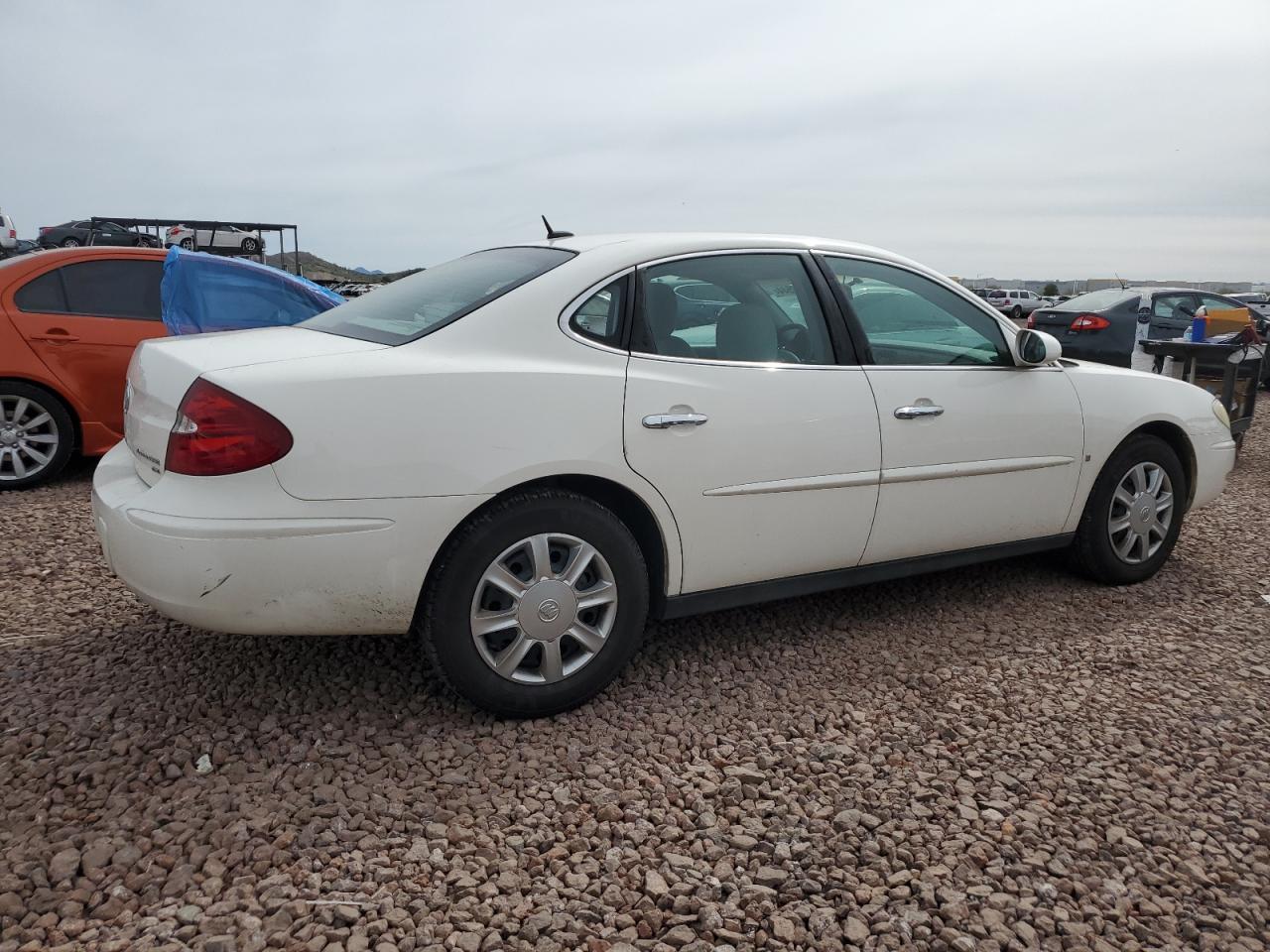 Photo 2 VIN: 2G4WC582061266020 - BUICK LACROSSE 