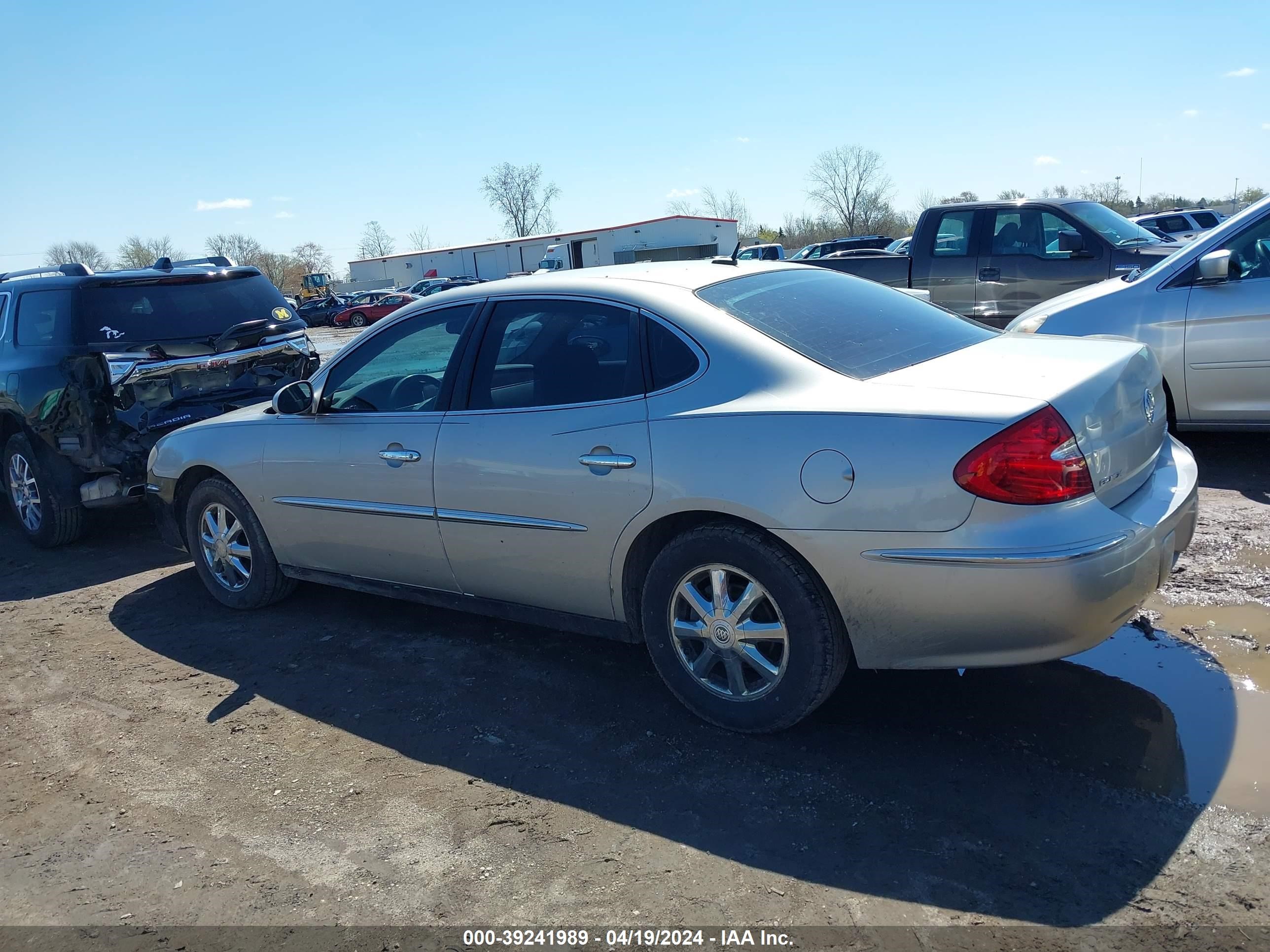 Photo 2 VIN: 2G4WC582081163022 - BUICK LACROSSE 