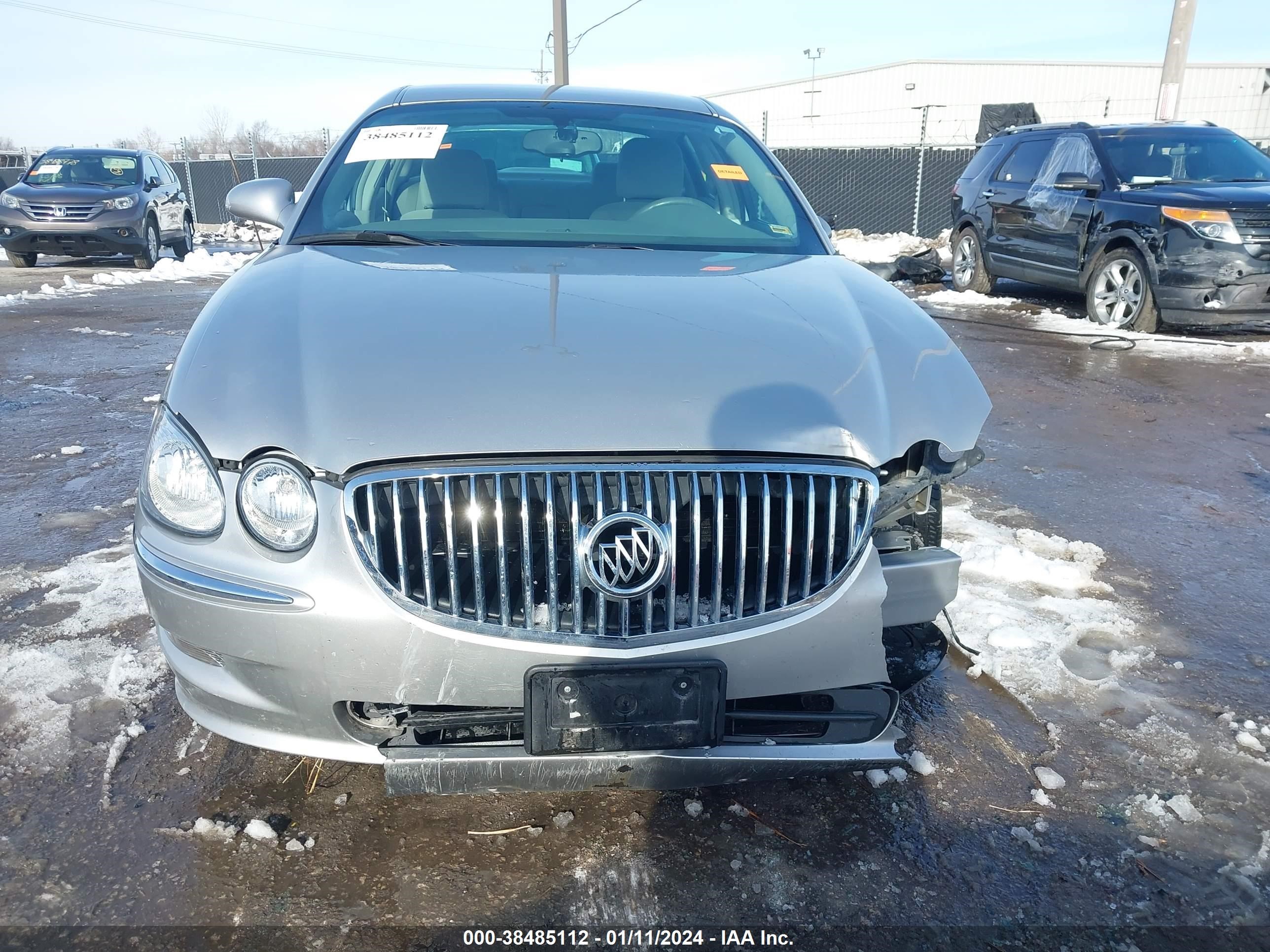 Photo 11 VIN: 2G4WC582081171802 - BUICK LACROSSE 