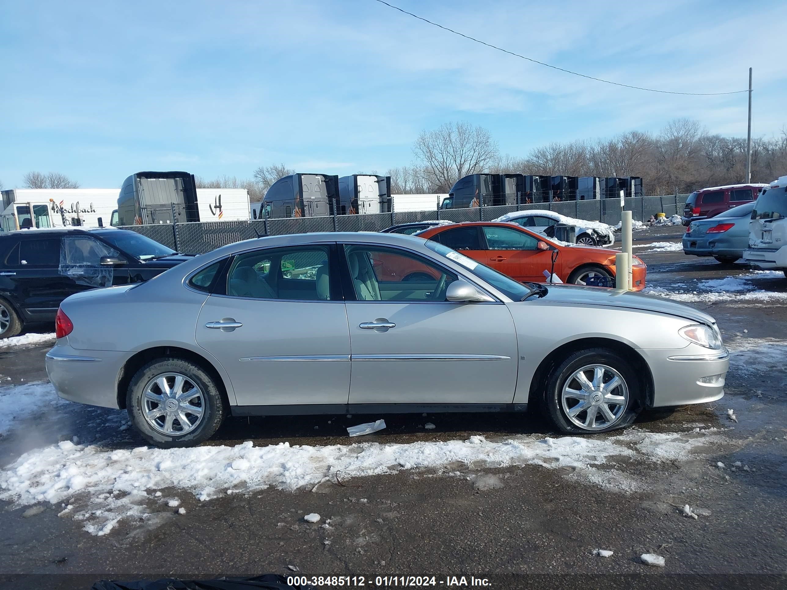 Photo 12 VIN: 2G4WC582081171802 - BUICK LACROSSE 