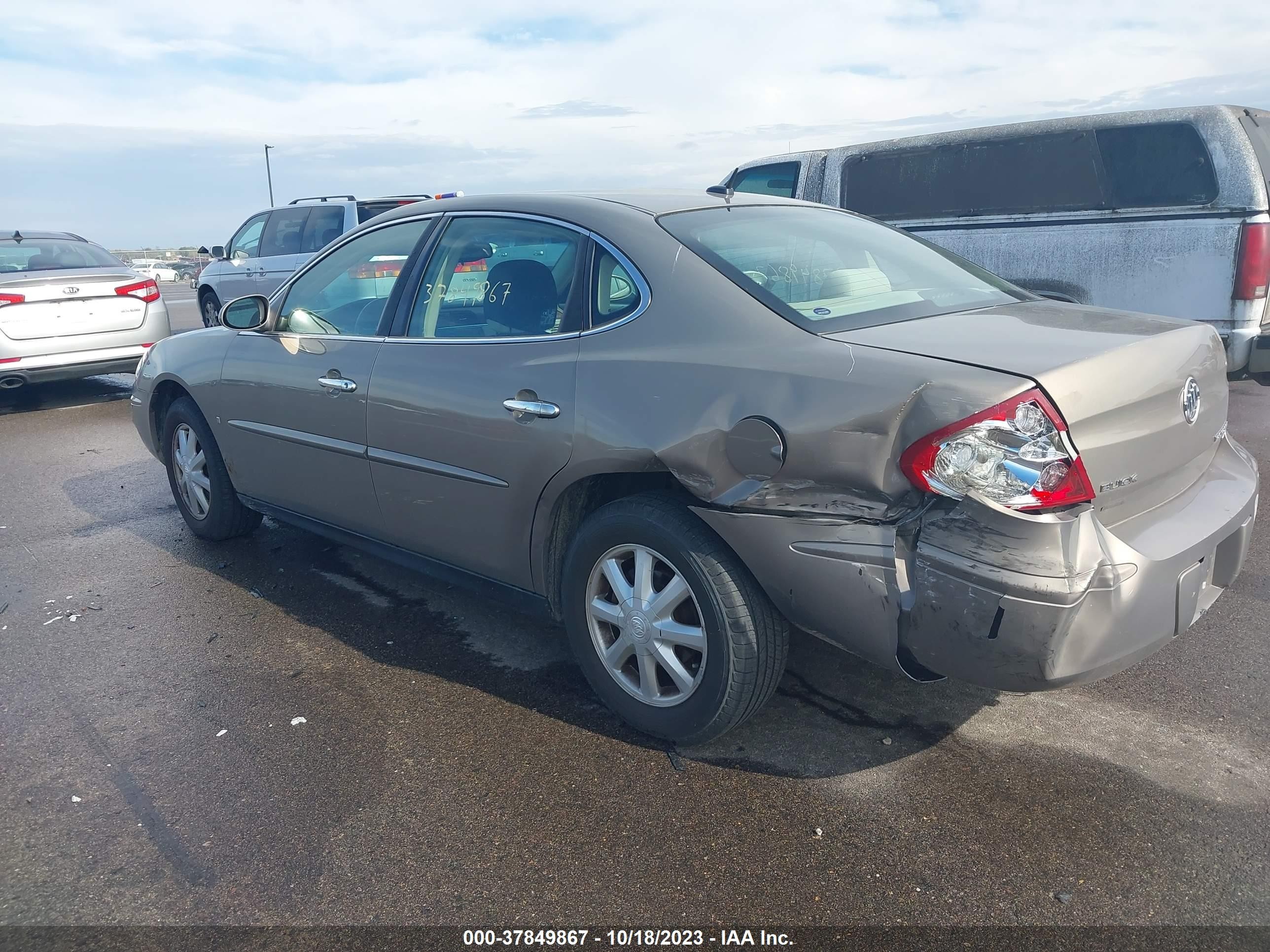 Photo 2 VIN: 2G4WC582161307481 - BUICK LACROSSE 