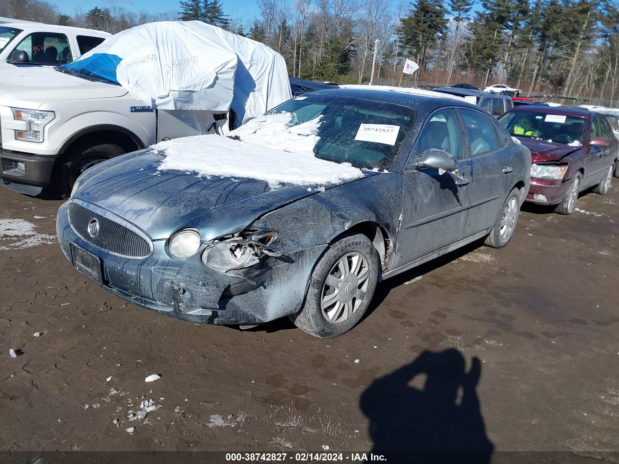 Photo 1 VIN: 2G4WC582261138586 - BUICK LACROSSE 