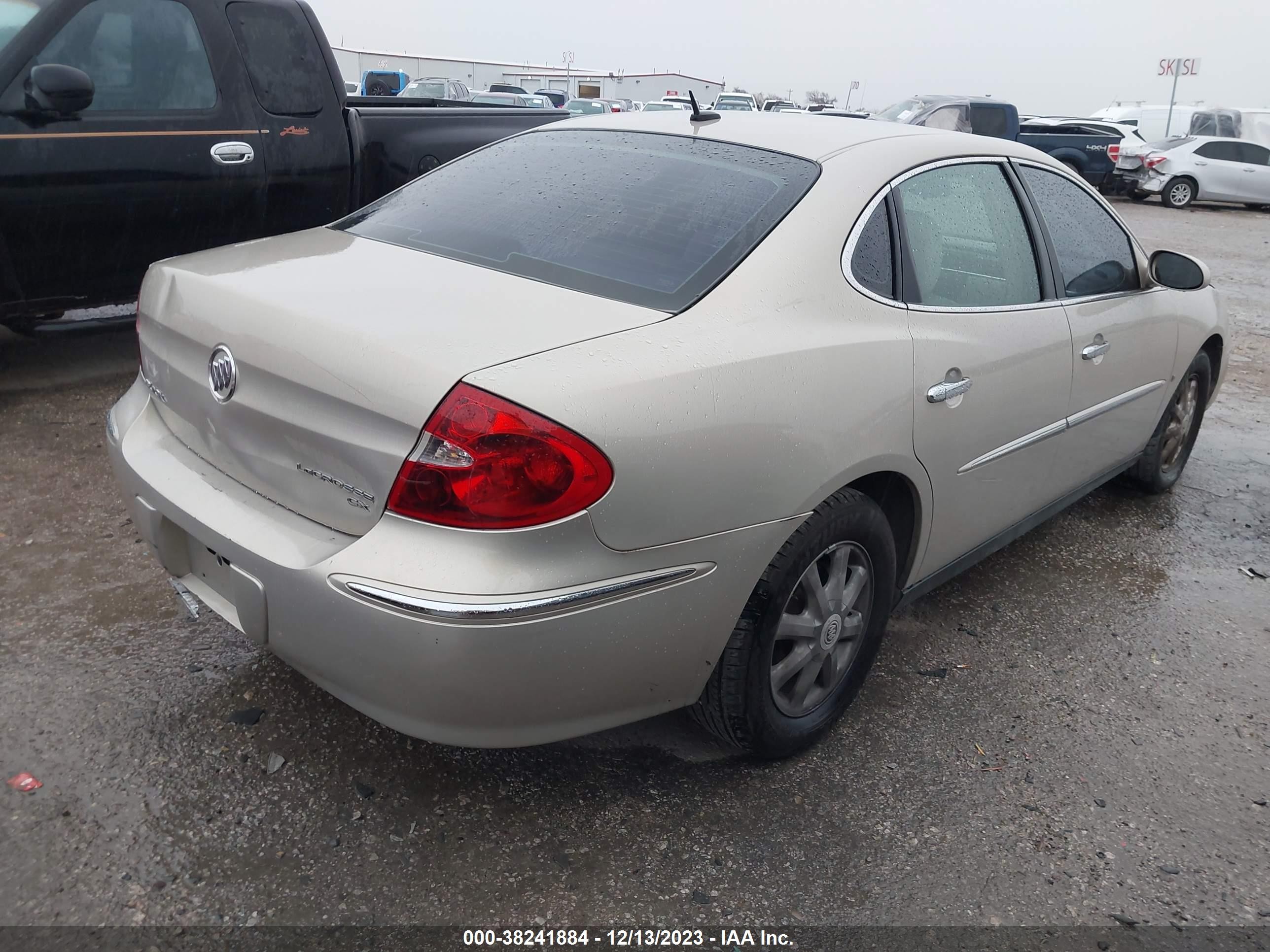 Photo 3 VIN: 2G4WC582281217064 - BUICK LACROSSE 