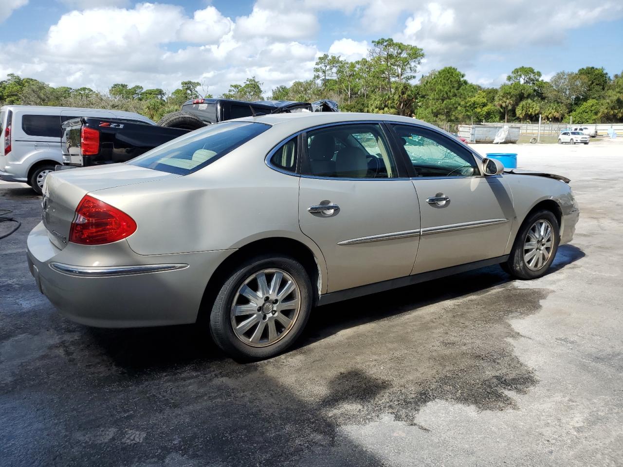 Photo 2 VIN: 2G4WC582281266054 - BUICK LACROSSE 