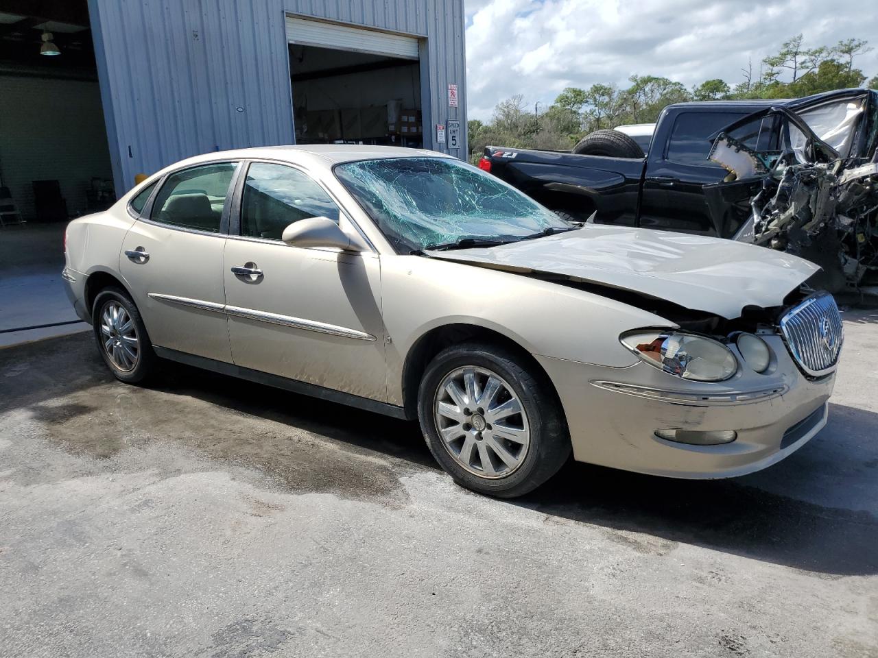 Photo 3 VIN: 2G4WC582281266054 - BUICK LACROSSE 