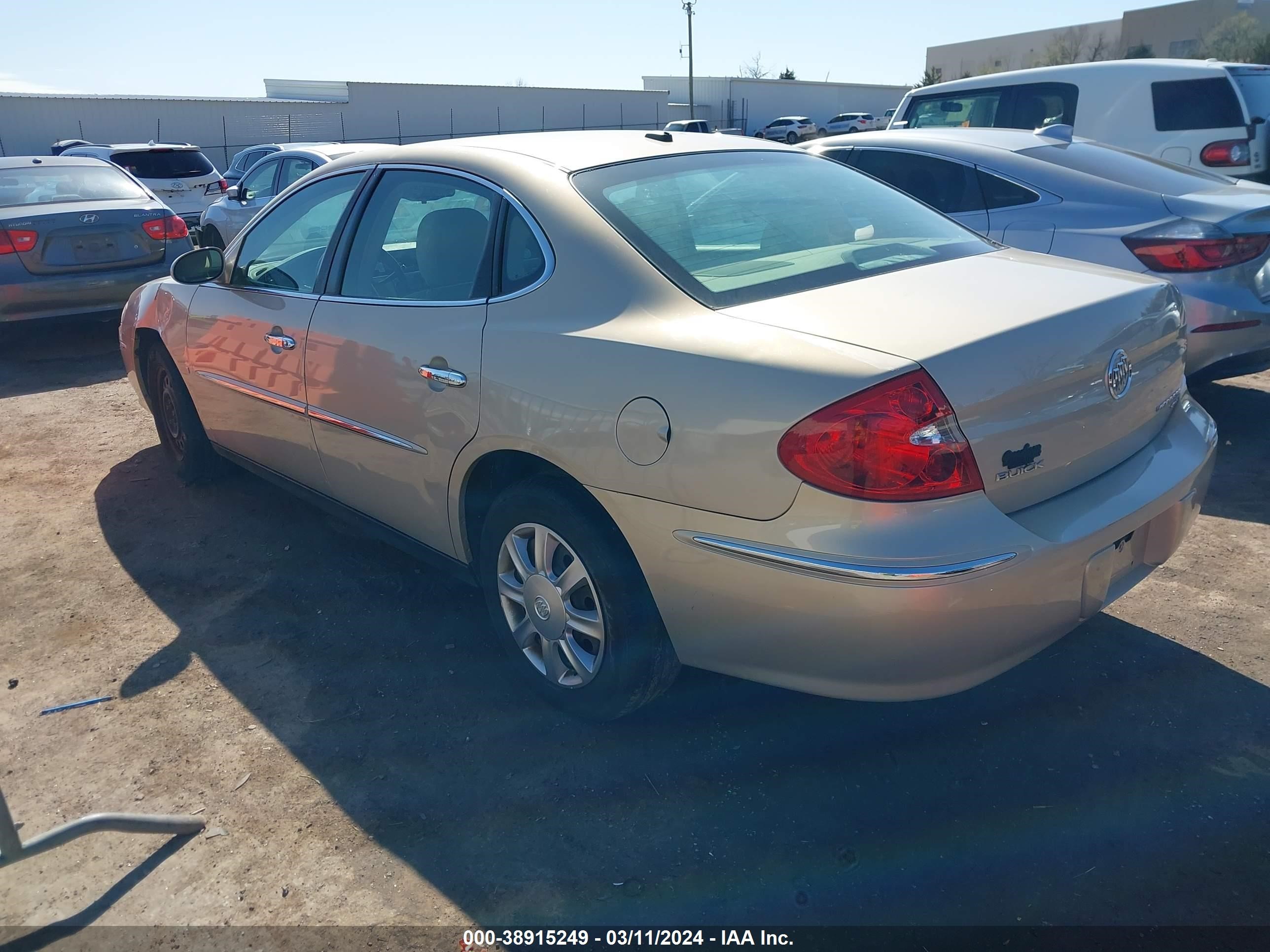 Photo 2 VIN: 2G4WC582281363304 - BUICK LACROSSE 