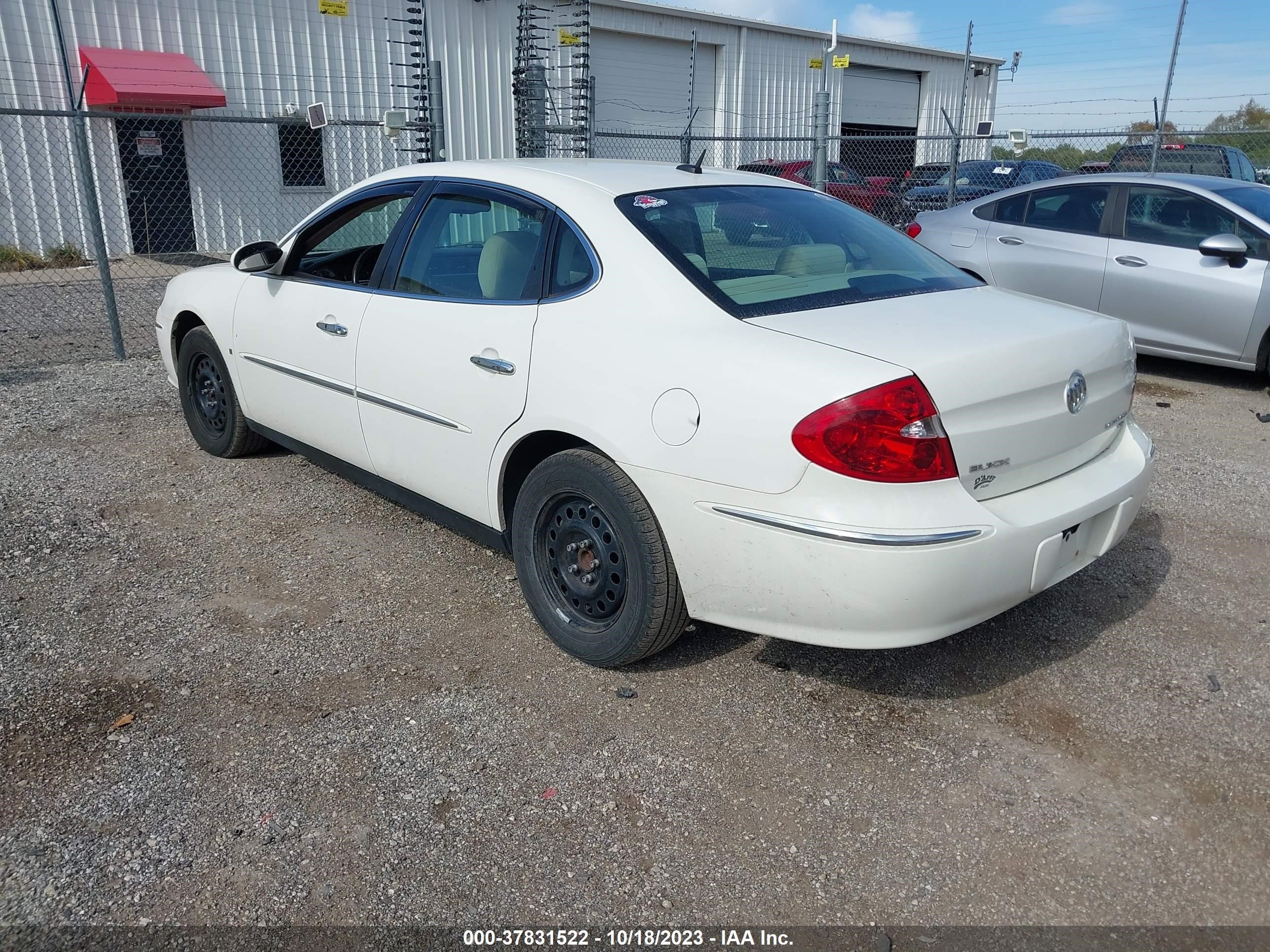 Photo 2 VIN: 2G4WC582381181918 - BUICK LACROSSE 