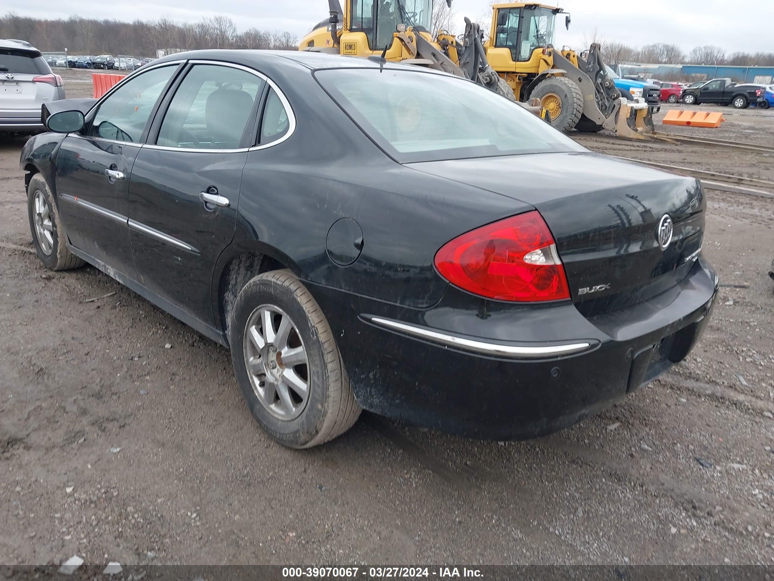 Photo 2 VIN: 2G4WC582481181619 - BUICK LACROSSE 