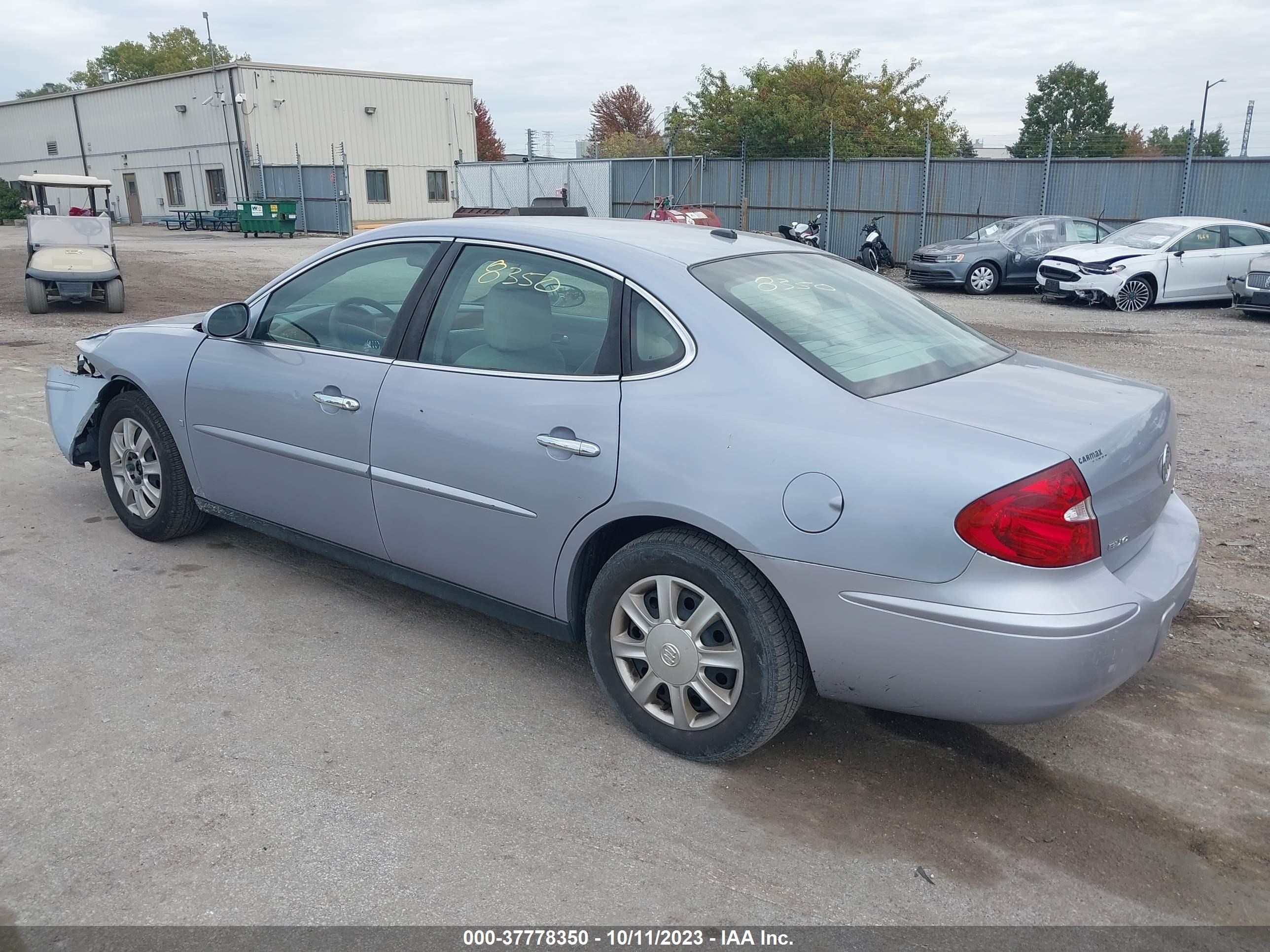 Photo 2 VIN: 2G4WC582561252128 - BUICK LACROSSE 