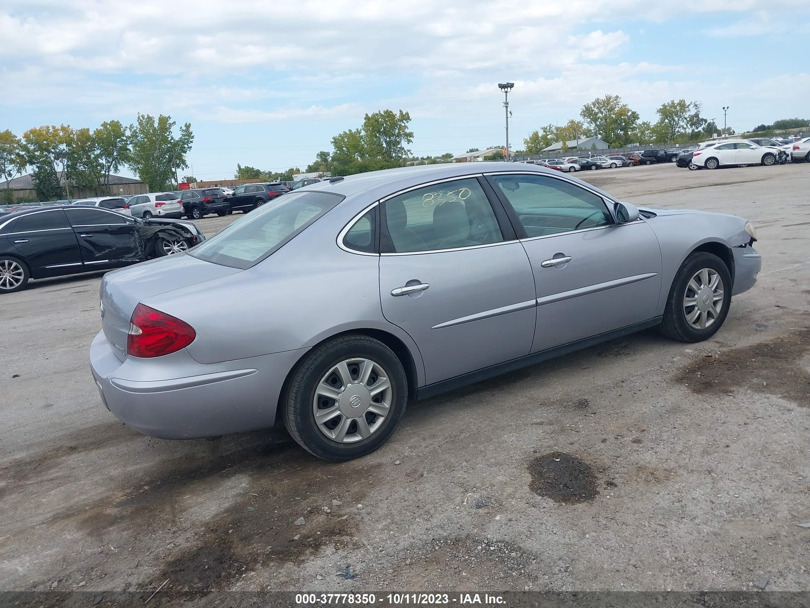 Photo 3 VIN: 2G4WC582561252128 - BUICK LACROSSE 