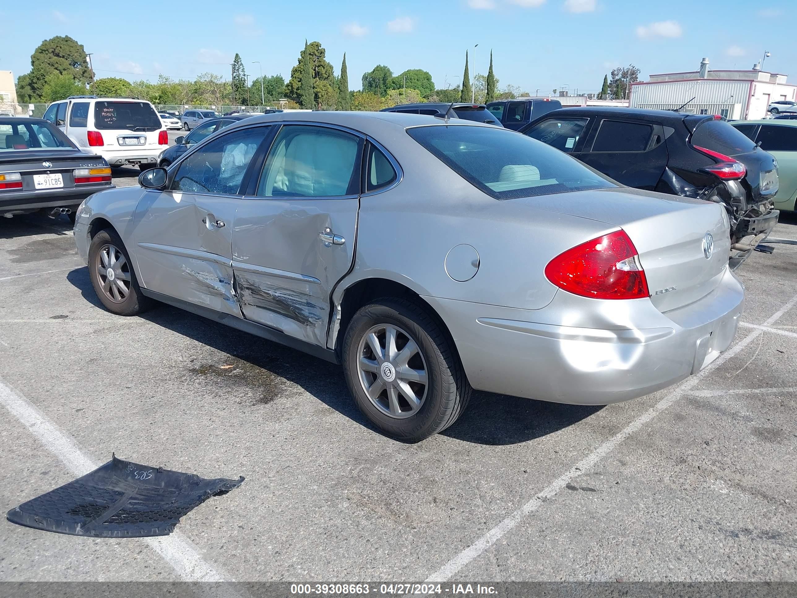 Photo 2 VIN: 2G4WC582571238036 - BUICK LACROSSE 