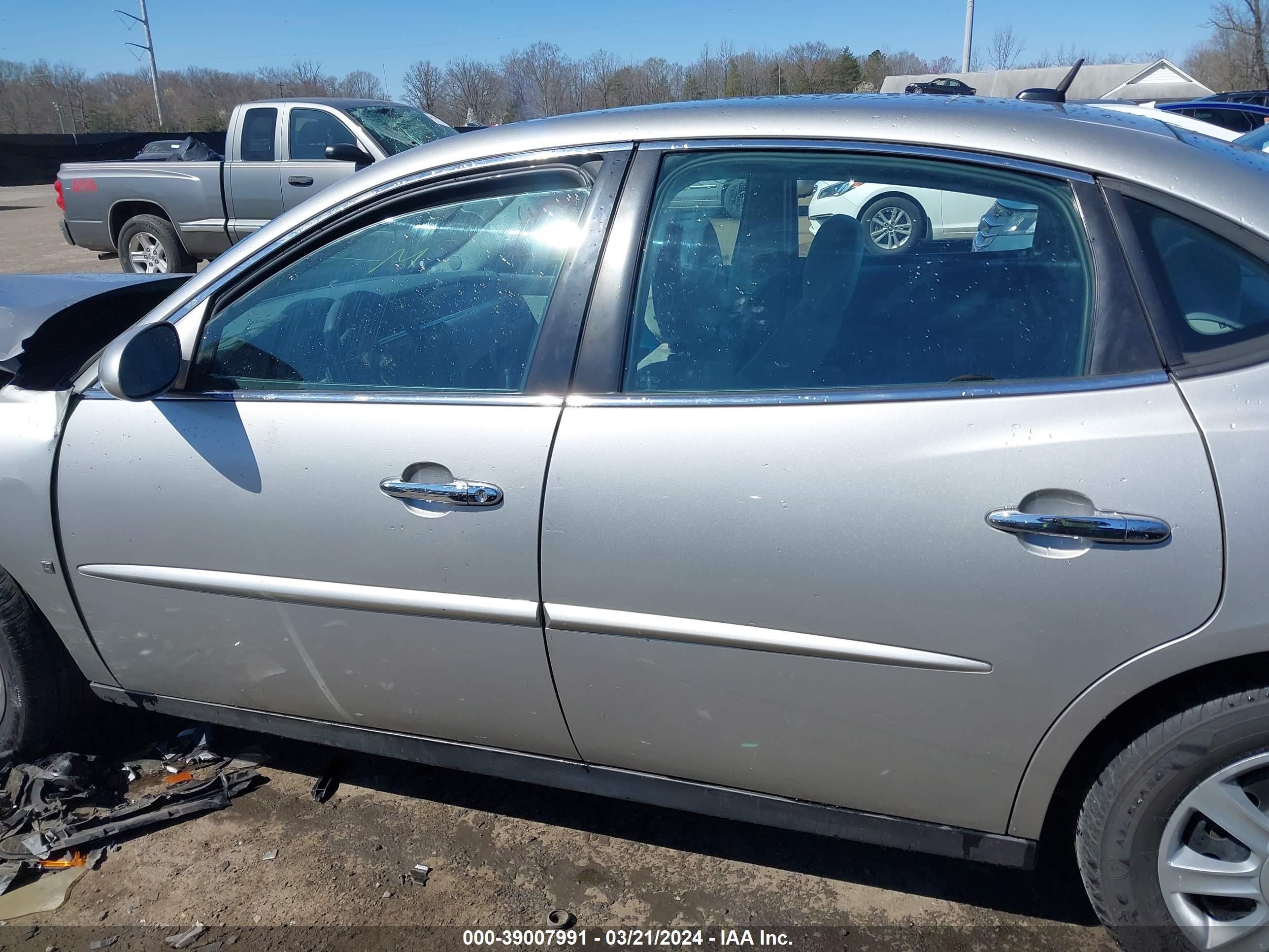 Photo 14 VIN: 2G4WC582571246976 - BUICK LACROSSE 