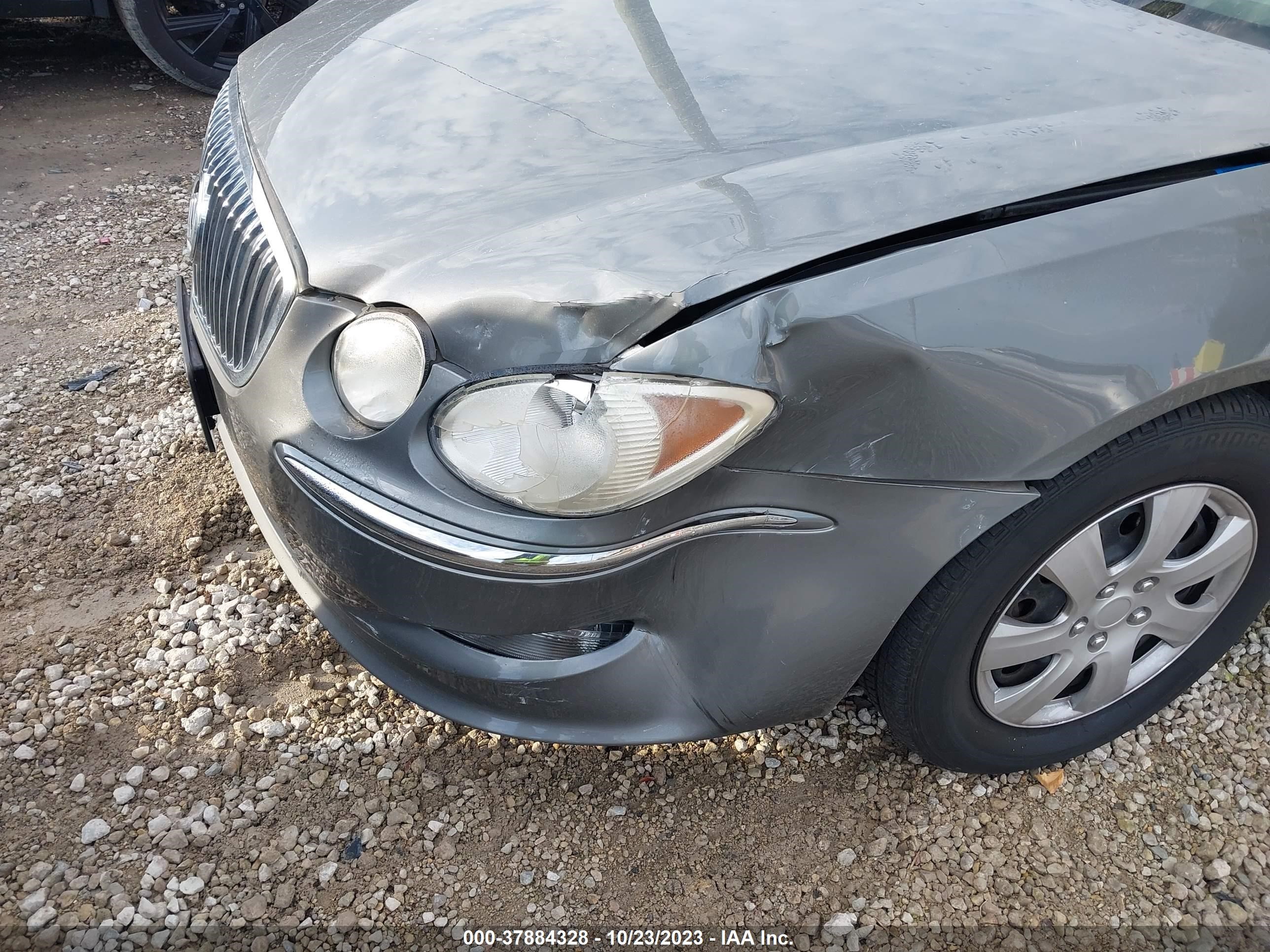 Photo 5 VIN: 2G4WC582581210092 - BUICK LACROSSE 