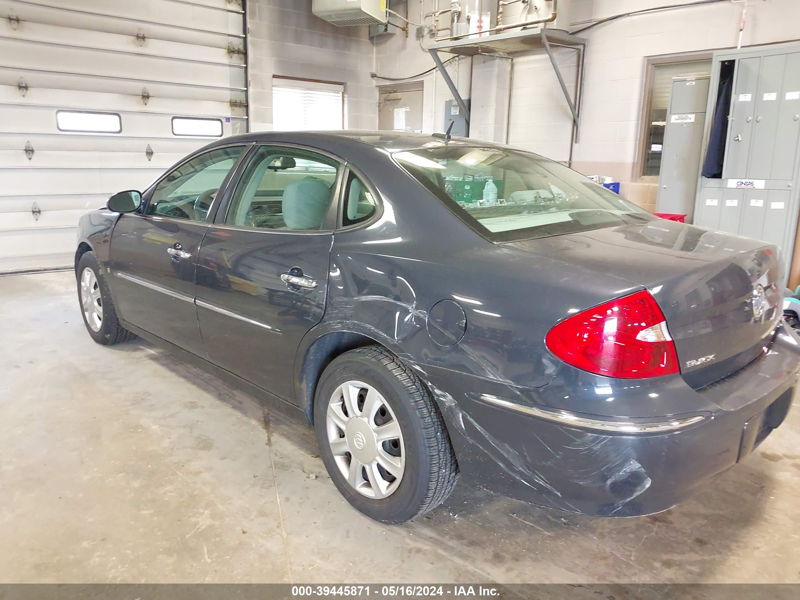 Photo 2 VIN: 2G4WC582581334296 - BUICK LACROSSE 