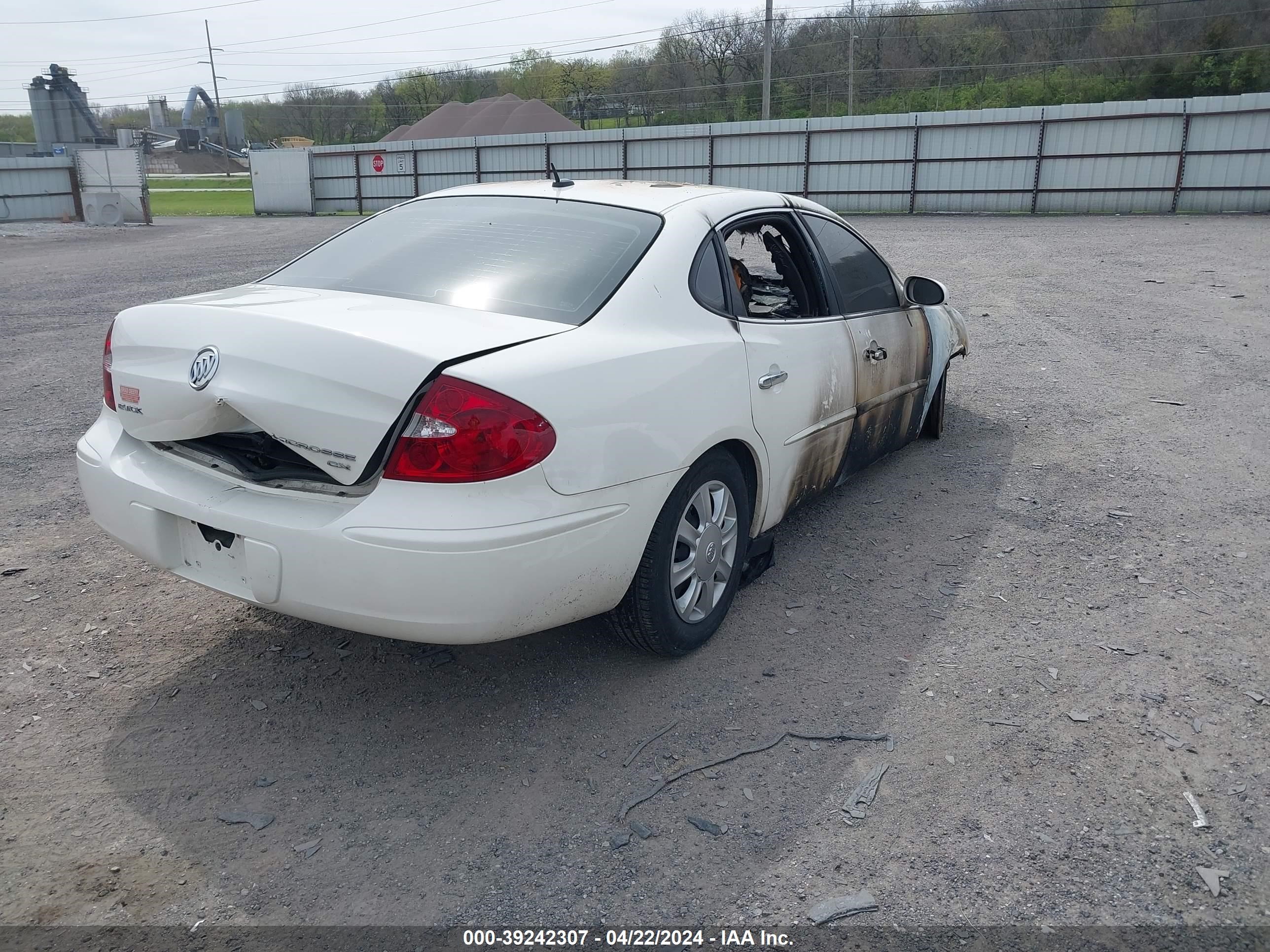 Photo 3 VIN: 2G4WC582671123526 - BUICK LACROSSE 