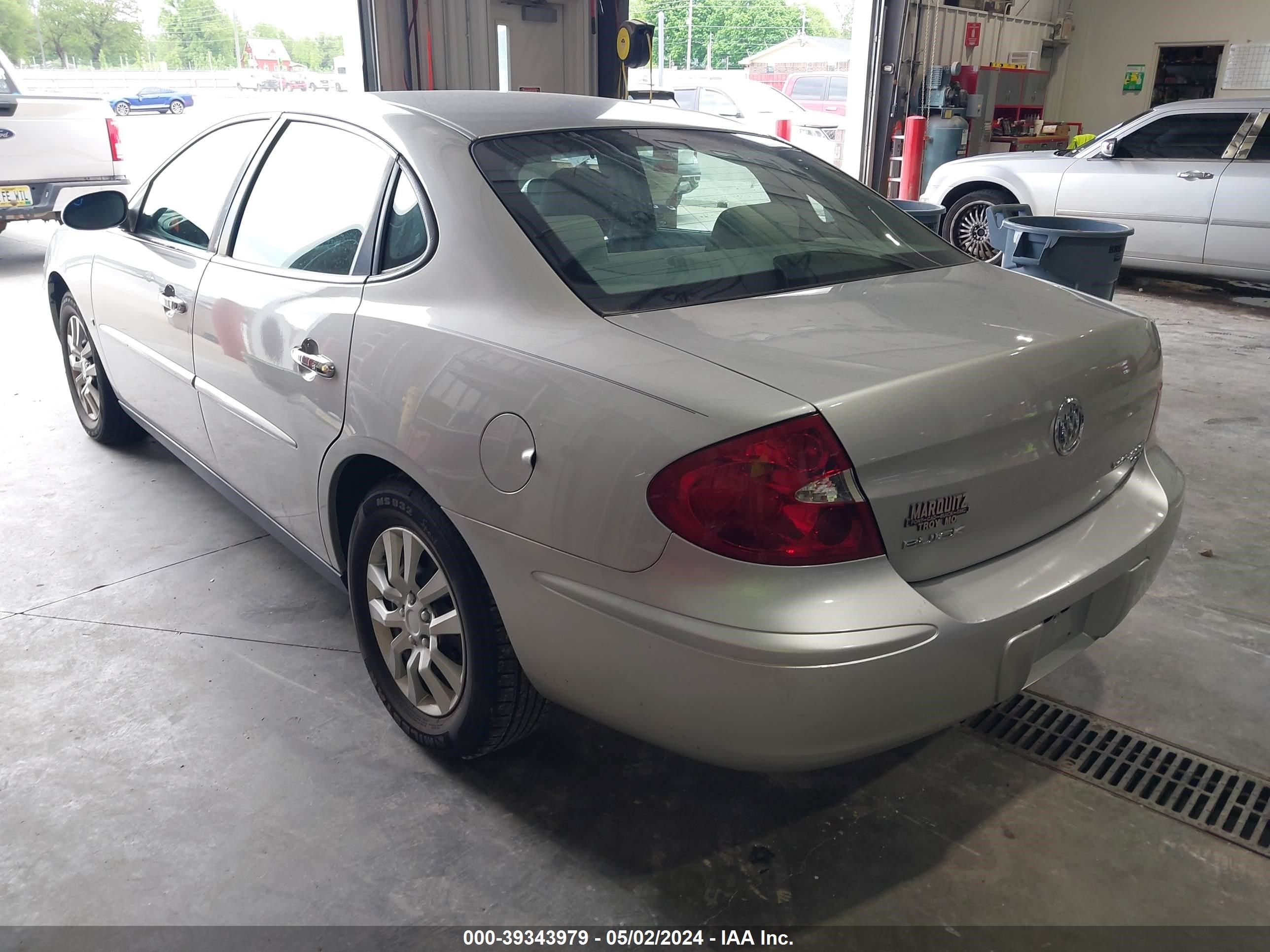 Photo 2 VIN: 2G4WC582671162973 - BUICK LACROSSE C 