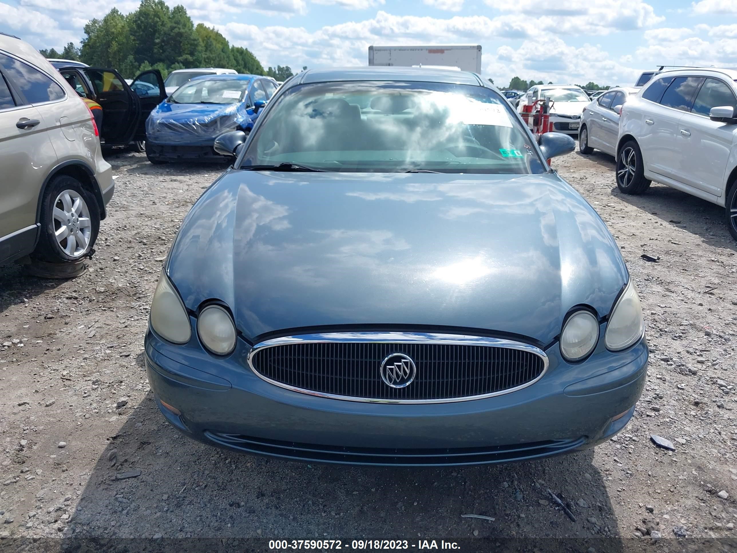 Photo 11 VIN: 2G4WC582771200856 - BUICK LACROSSE 