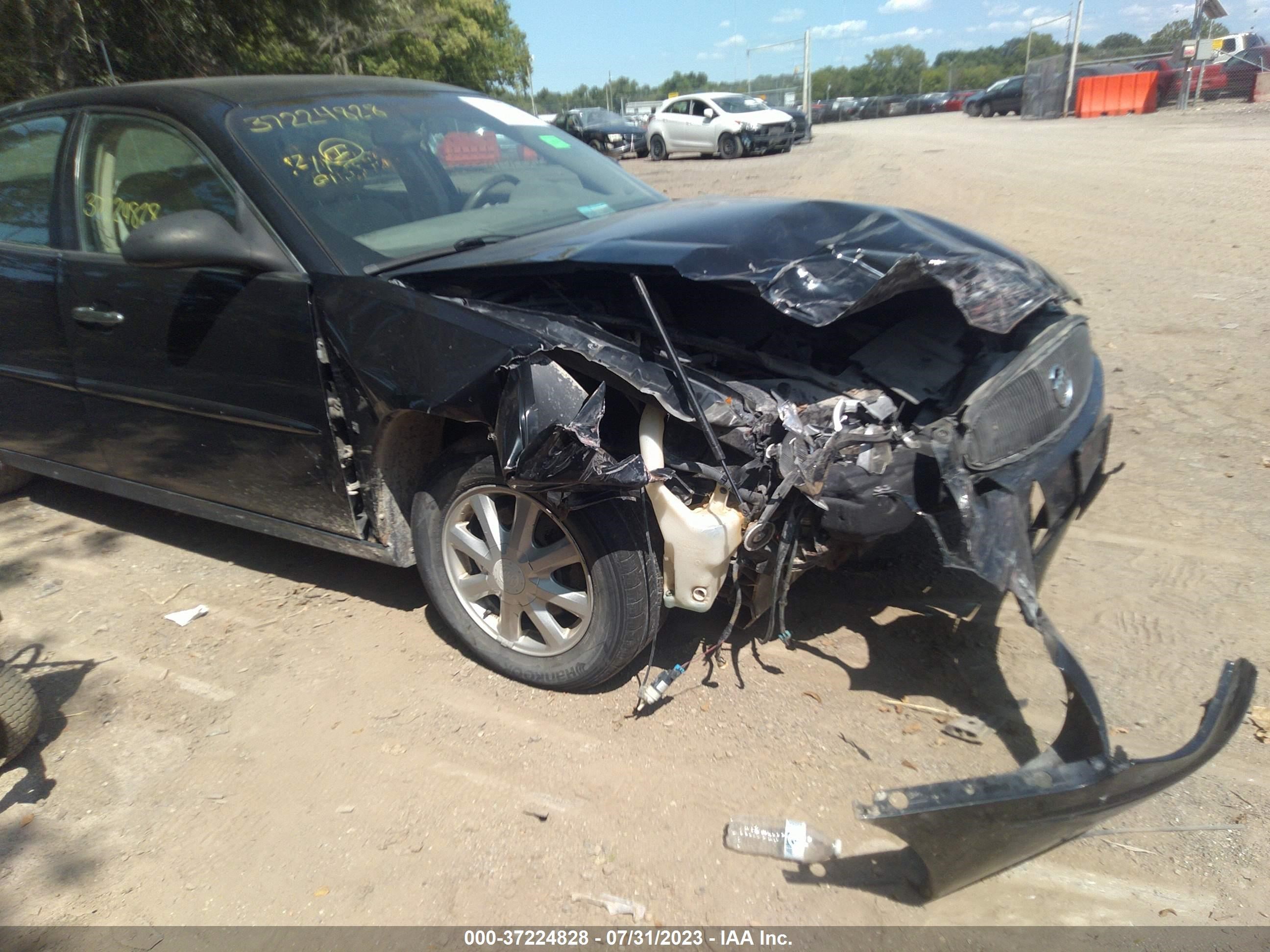 Photo 11 VIN: 2G4WC582961177398 - BUICK LACROSSE 