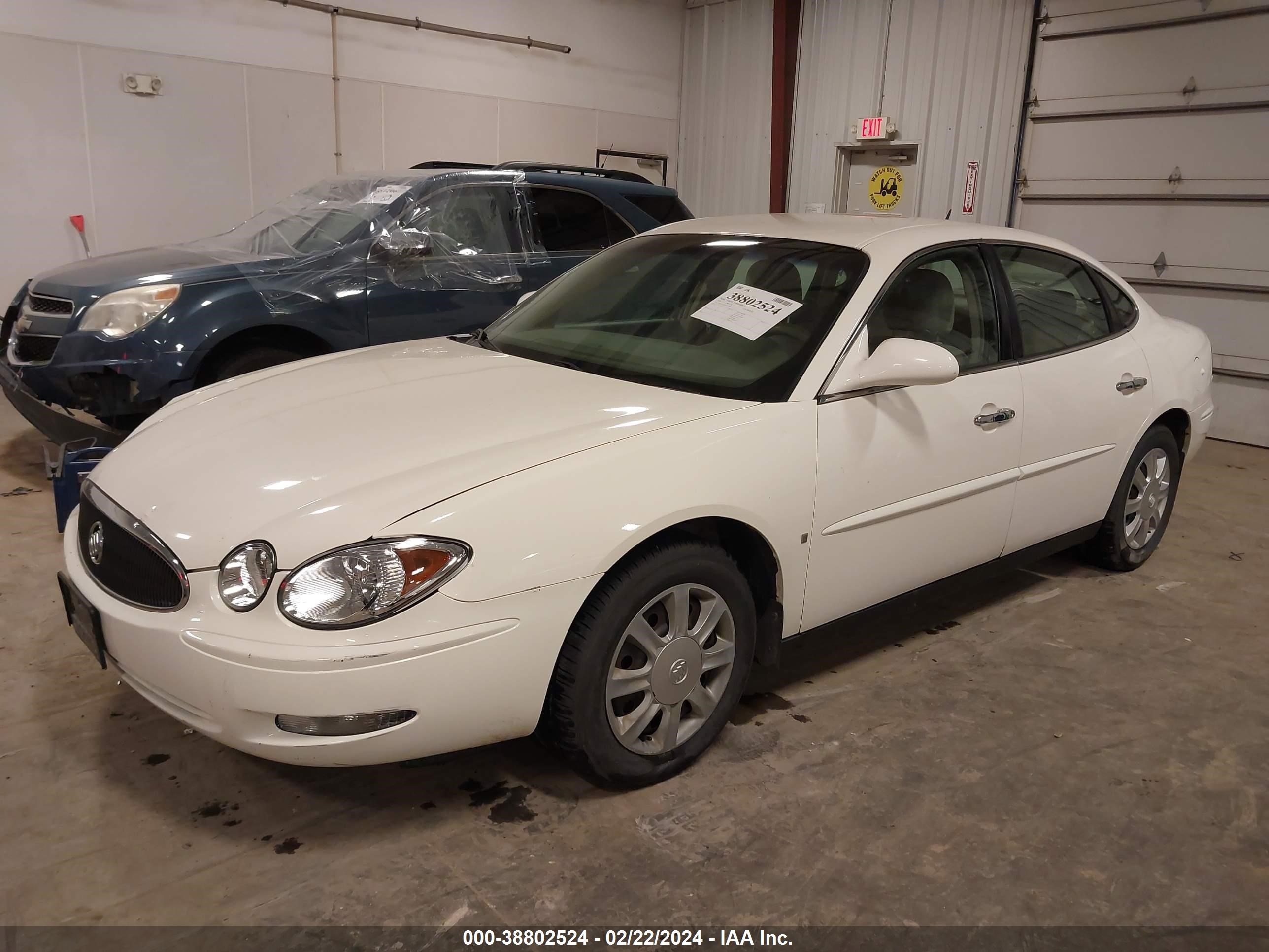 Photo 1 VIN: 2G4WC582X61261066 - BUICK LACROSSE 