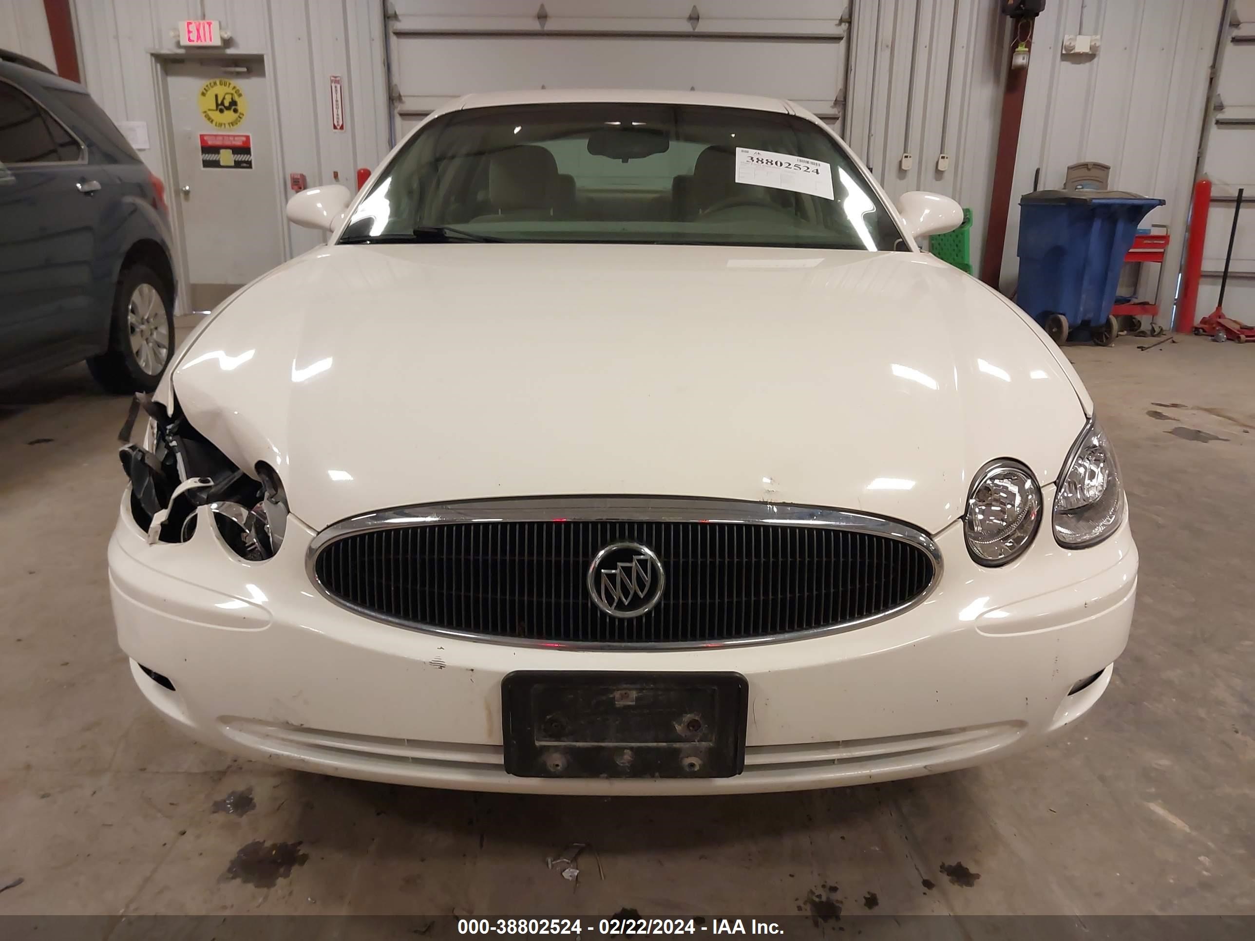 Photo 11 VIN: 2G4WC582X61261066 - BUICK LACROSSE 