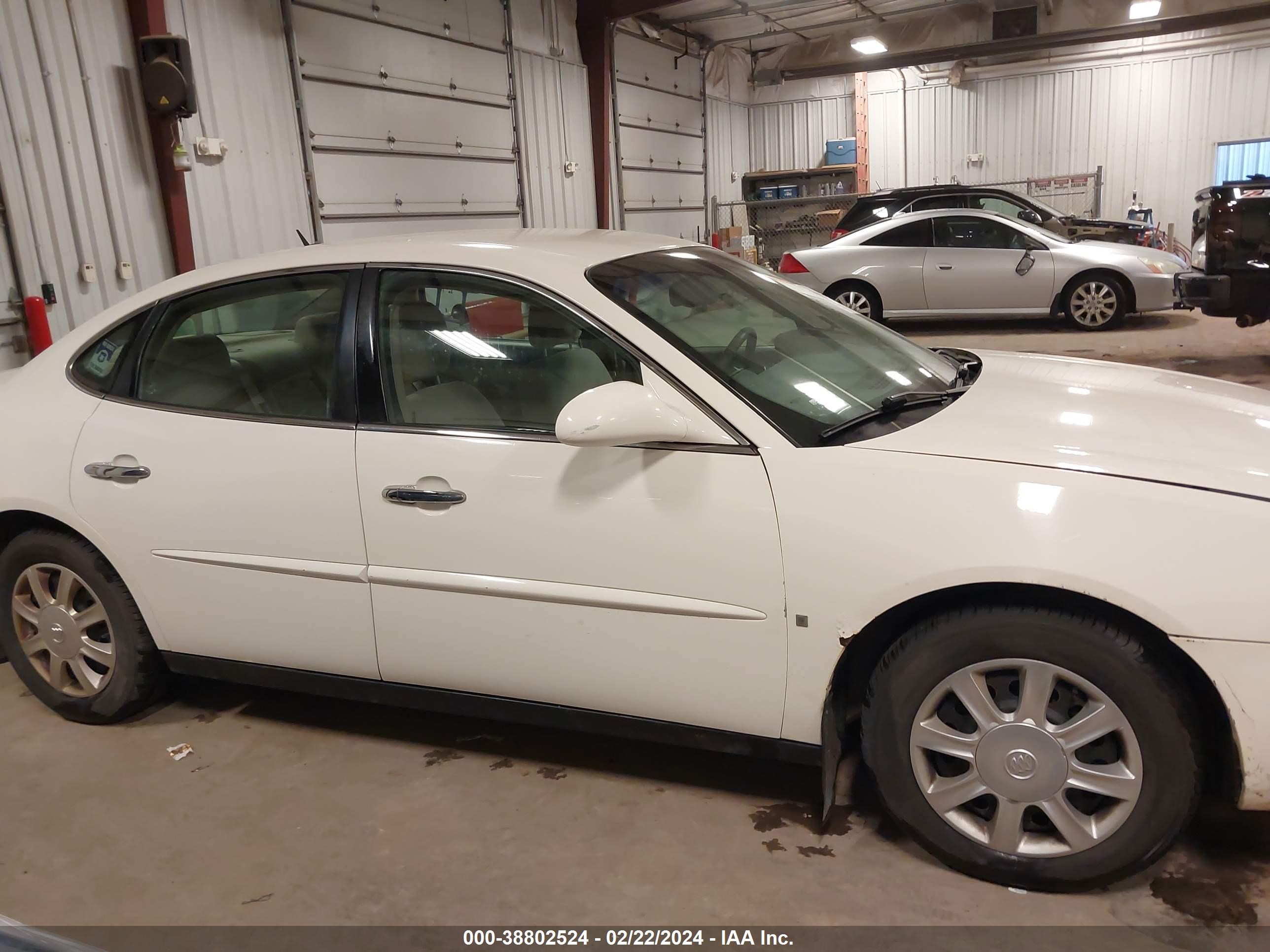 Photo 12 VIN: 2G4WC582X61261066 - BUICK LACROSSE 