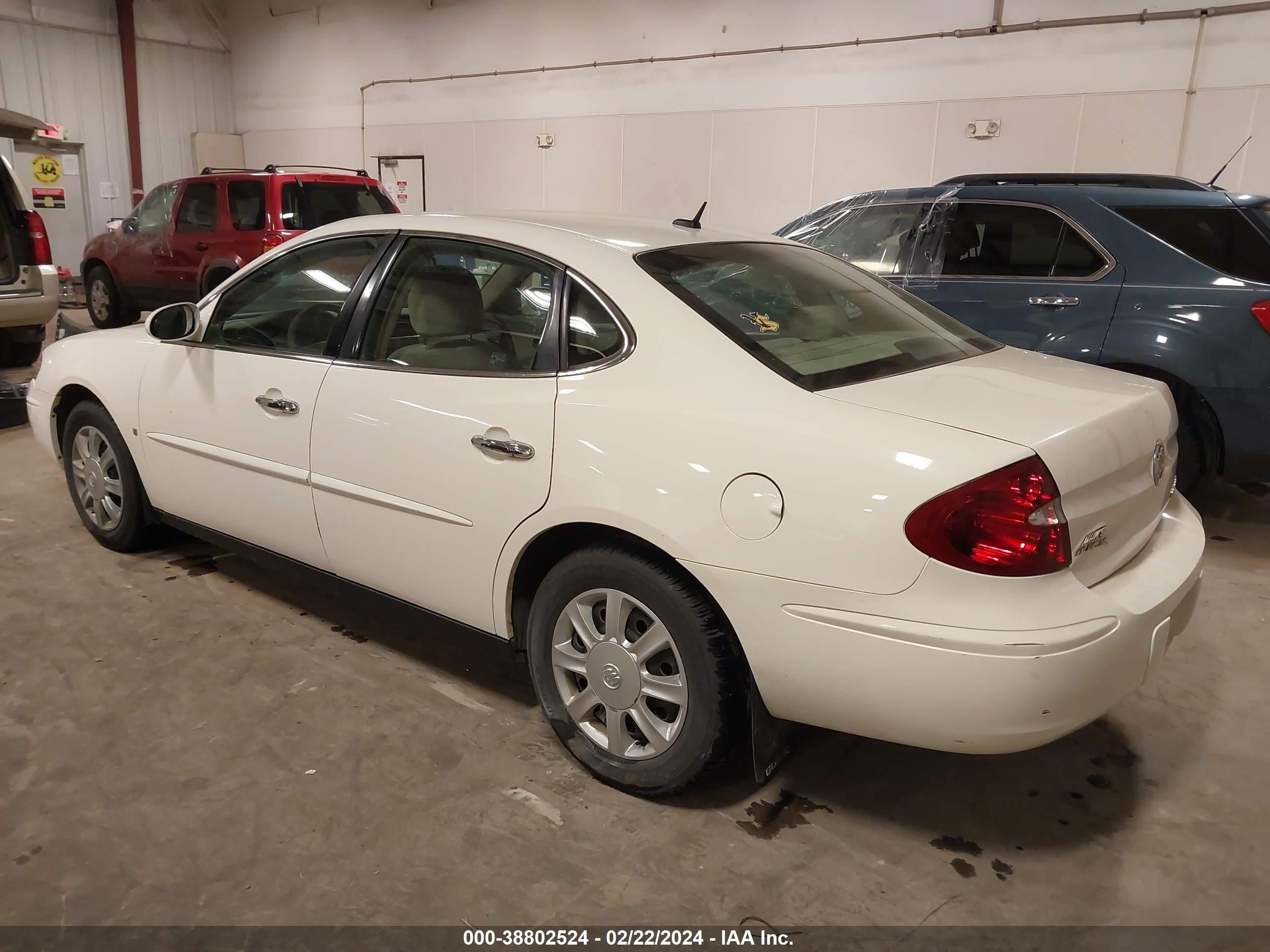 Photo 2 VIN: 2G4WC582X61261066 - BUICK LACROSSE 