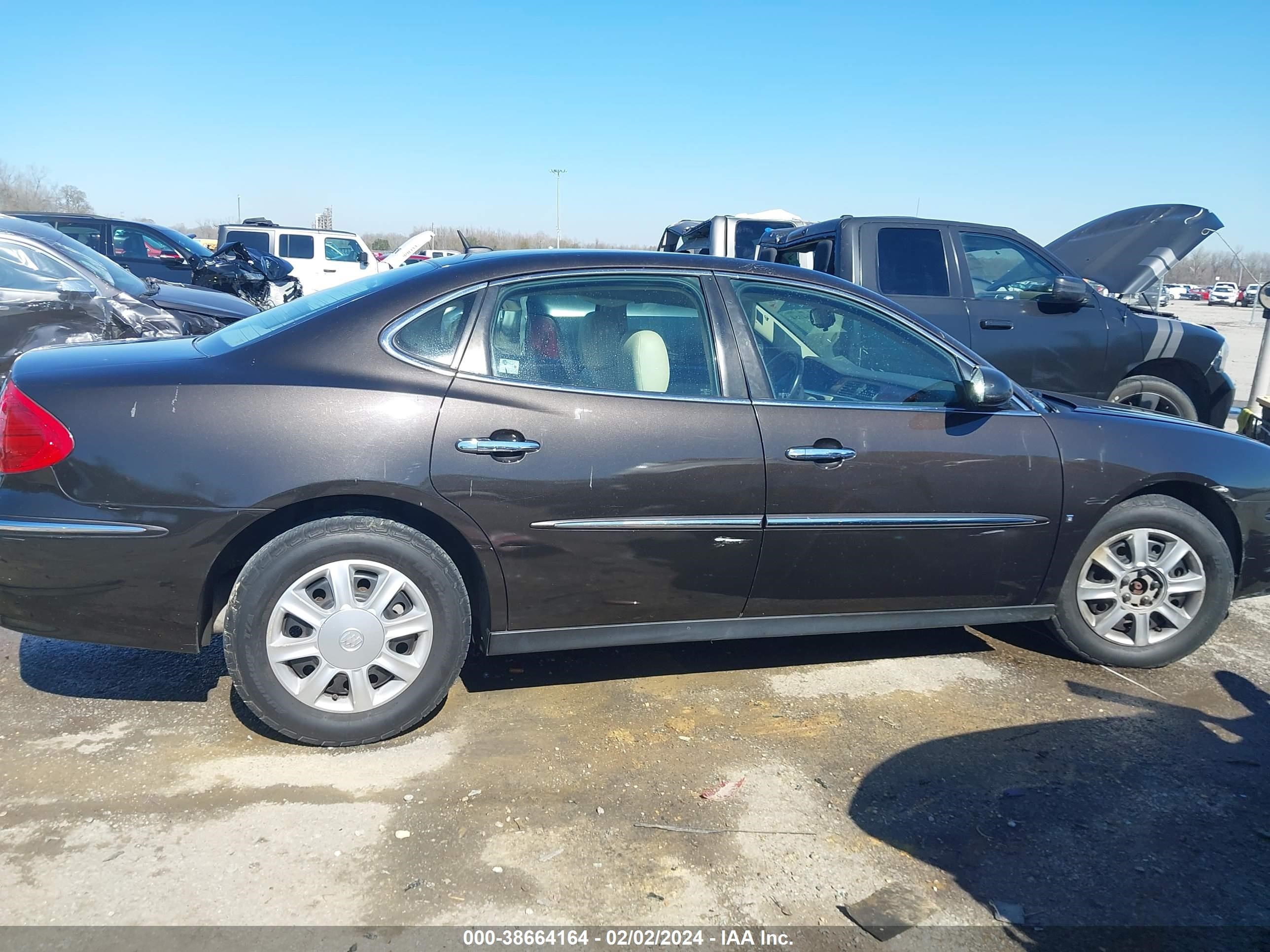 Photo 12 VIN: 2G4WC582X81170995 - BUICK LACROSSE 