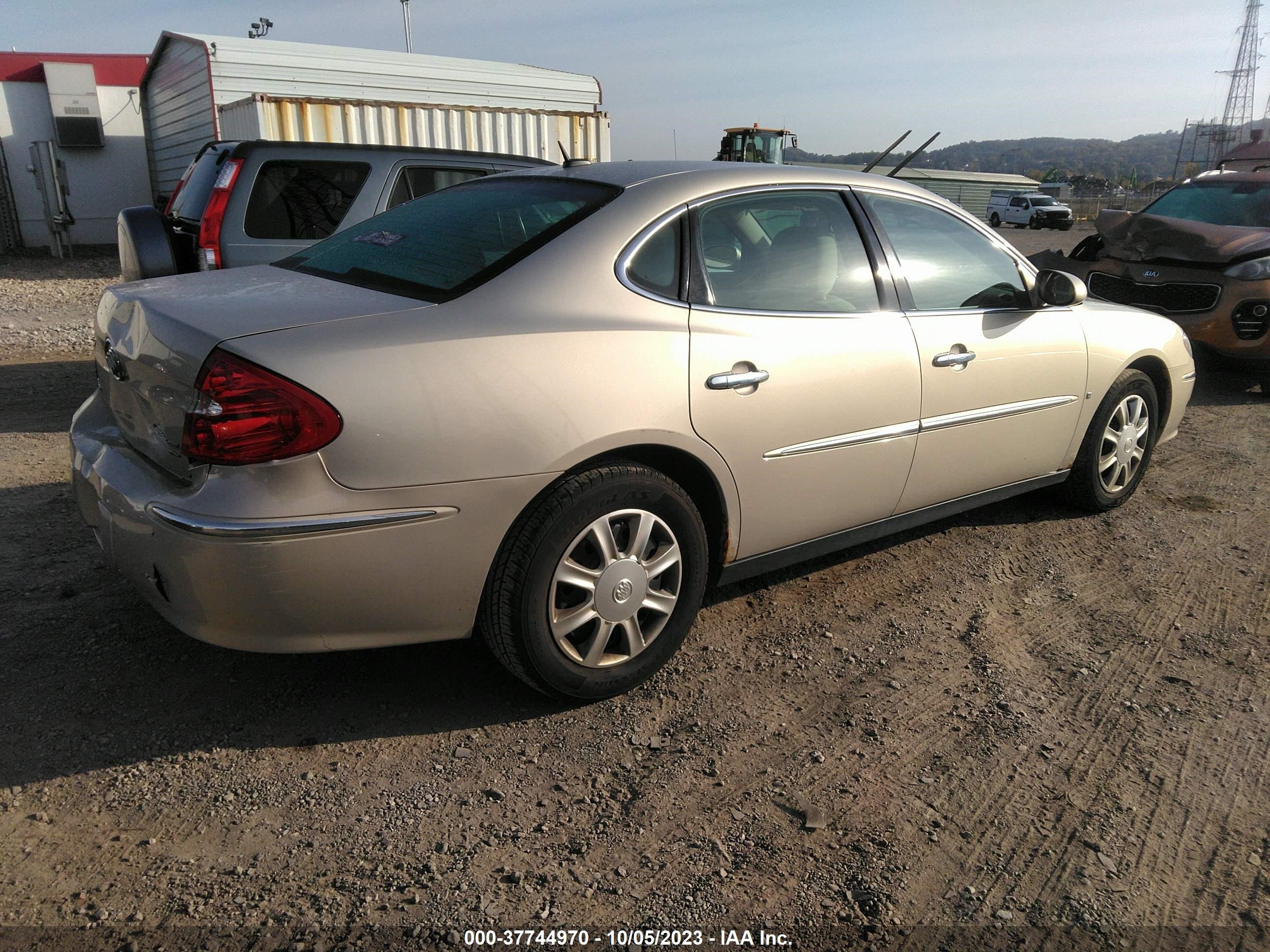 Photo 3 VIN: 2G4WC582X81241600 - BUICK LACROSSE 