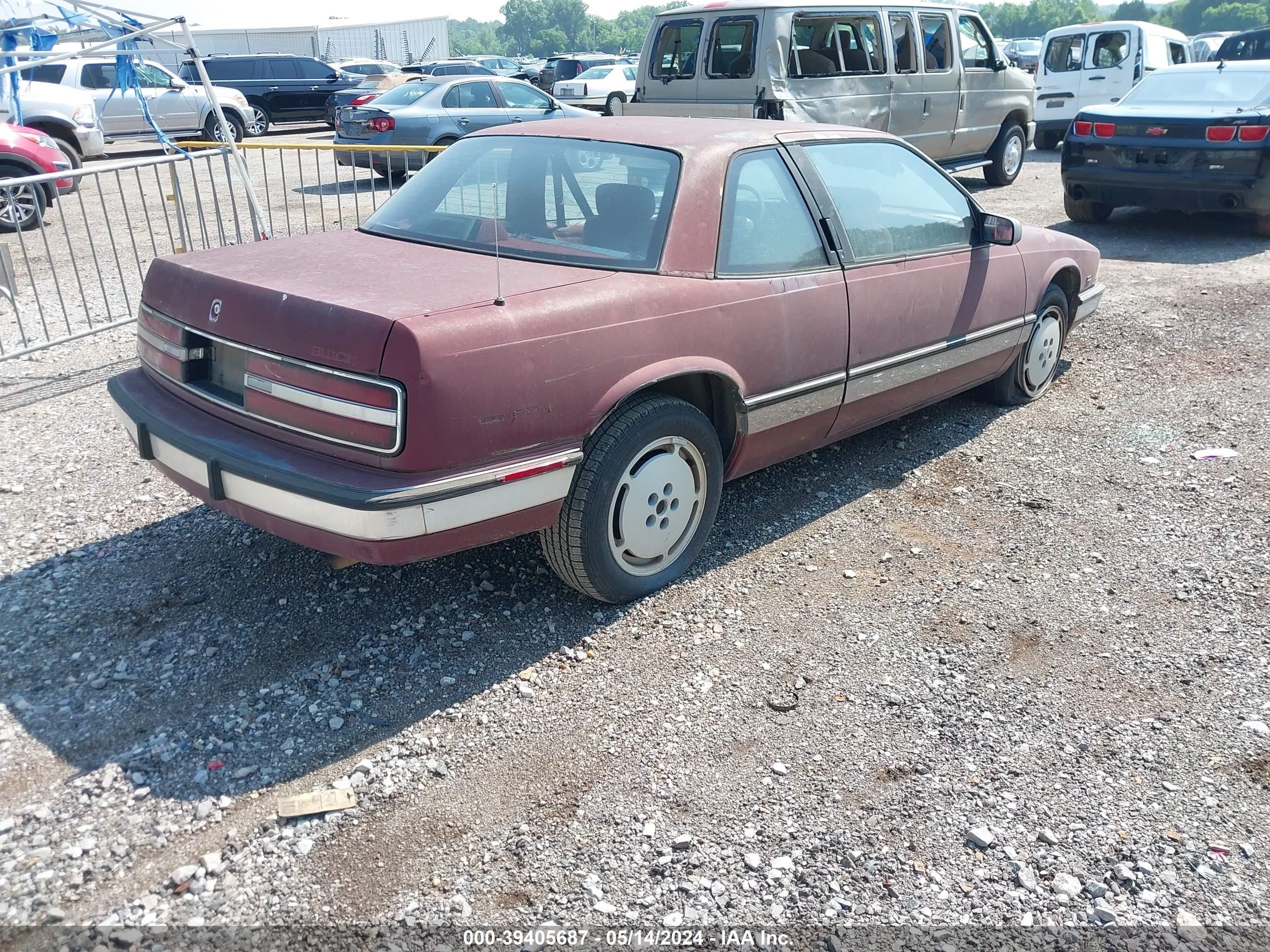 Photo 3 VIN: 2G4WD14L9L1442451 - BUICK REGAL 