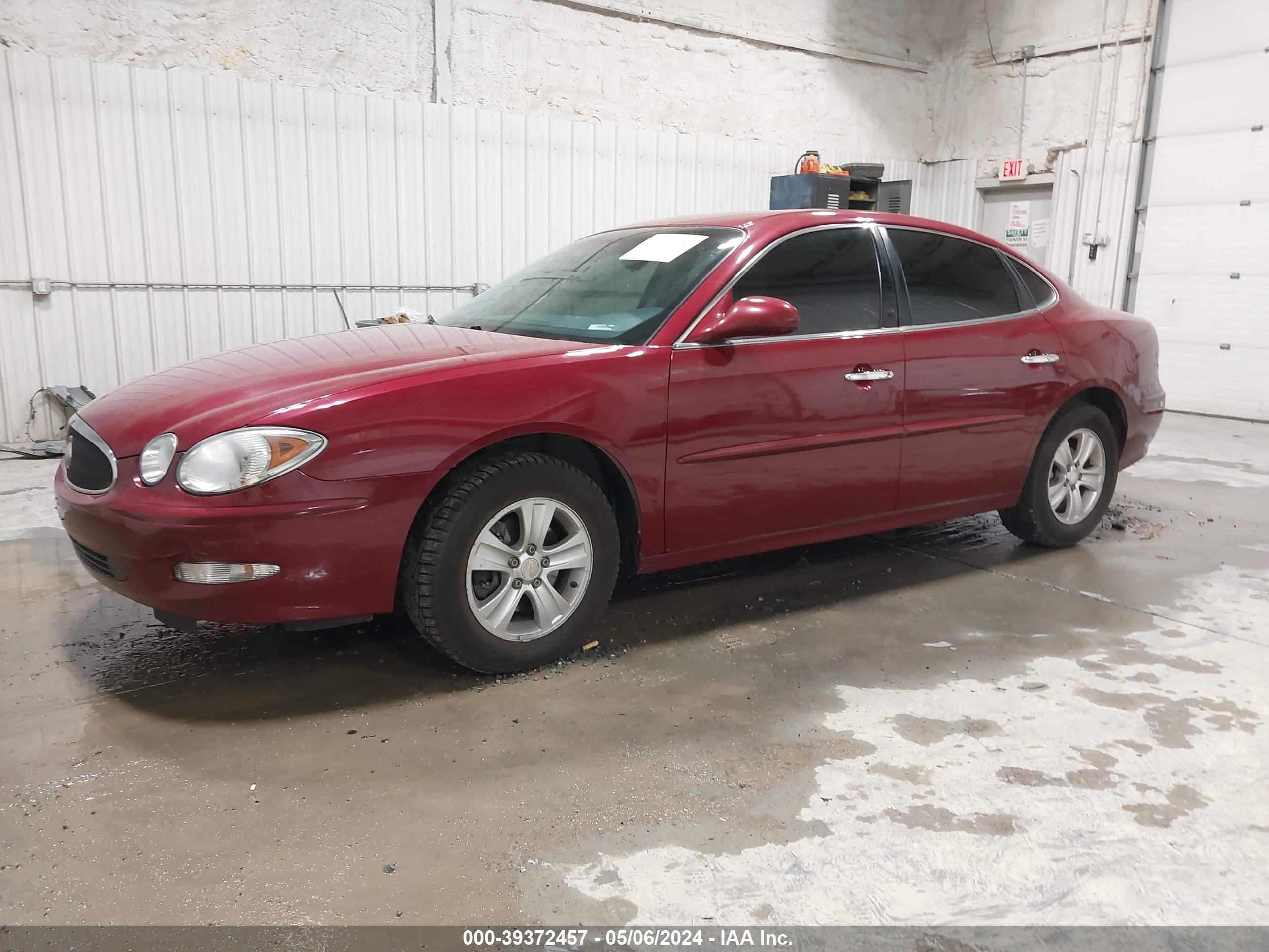 Photo 1 VIN: 2G4WD532051280843 - BUICK LACROSSE 