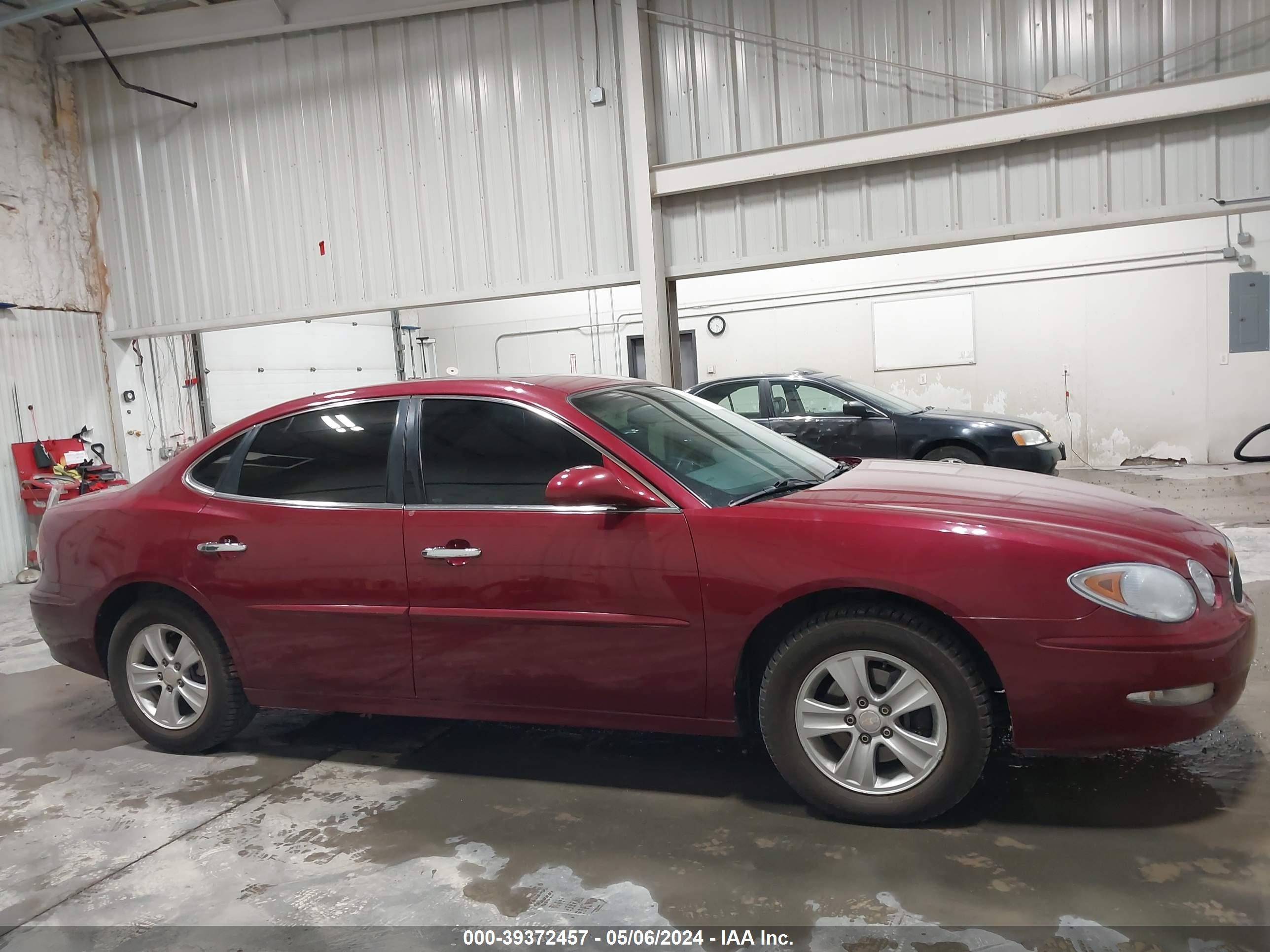 Photo 12 VIN: 2G4WD532051280843 - BUICK LACROSSE 