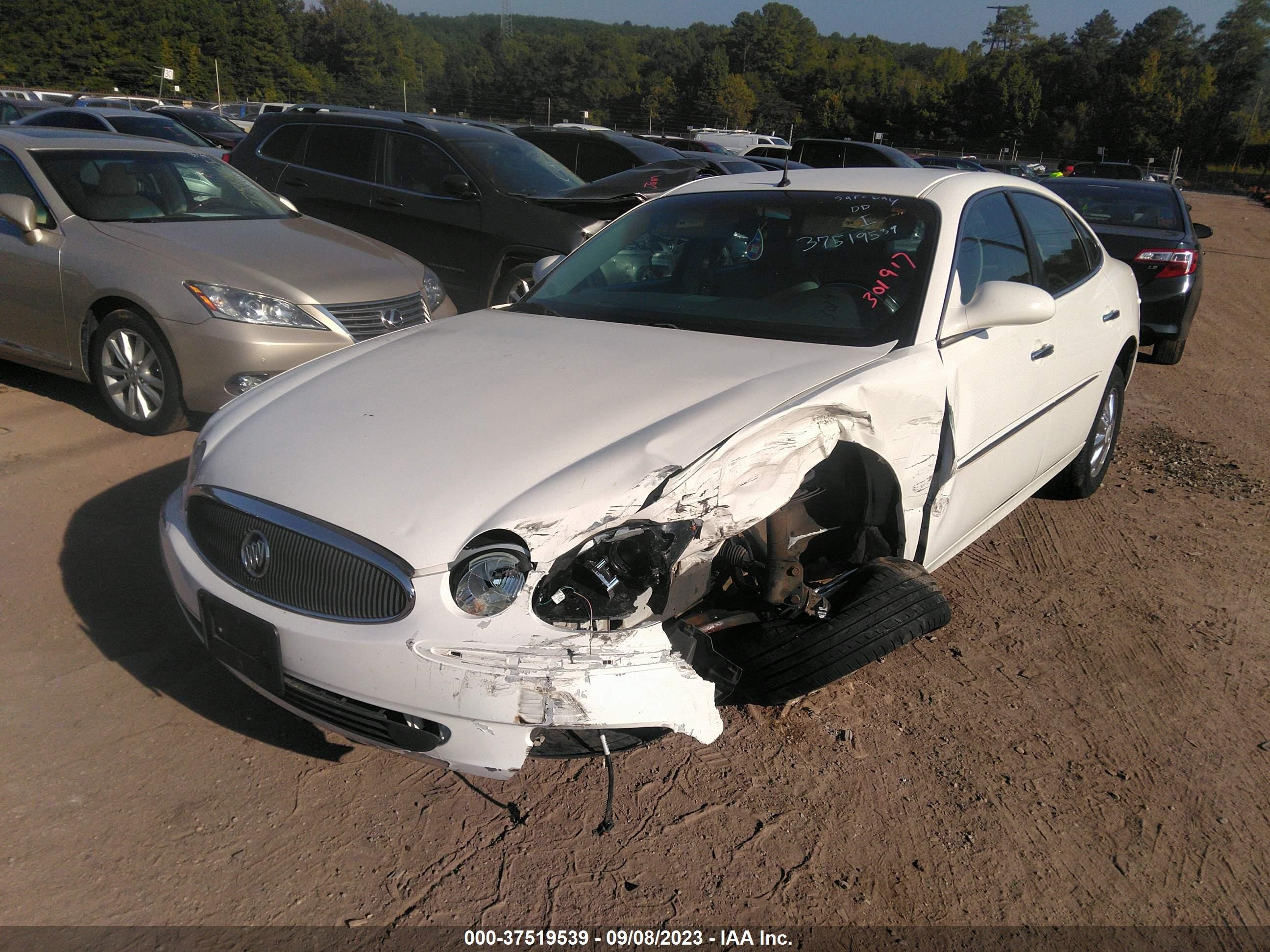 Photo 5 VIN: 2G4WD532051301917 - BUICK LACROSSE 