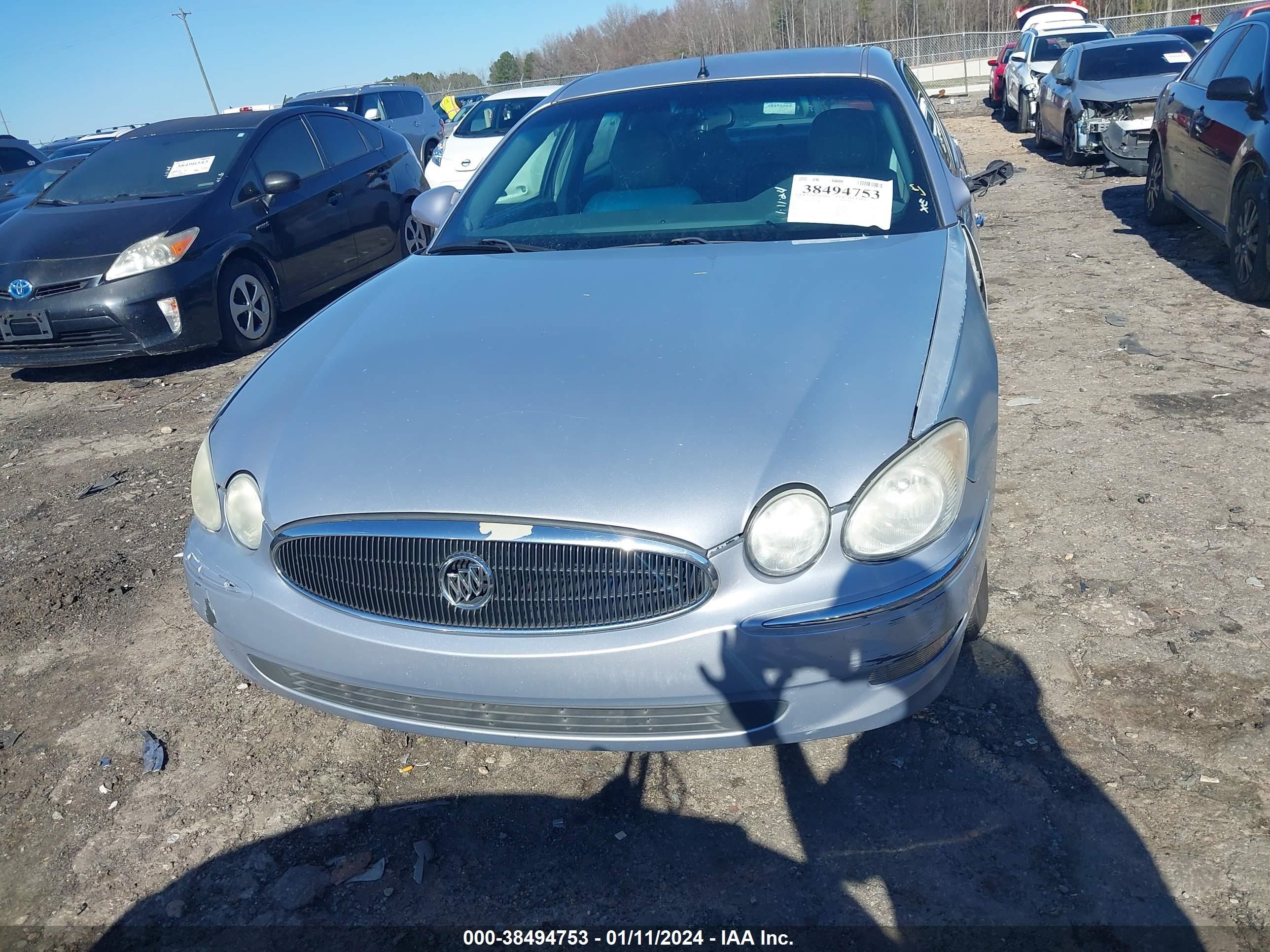 Photo 11 VIN: 2G4WD532051349997 - BUICK LACROSSE 