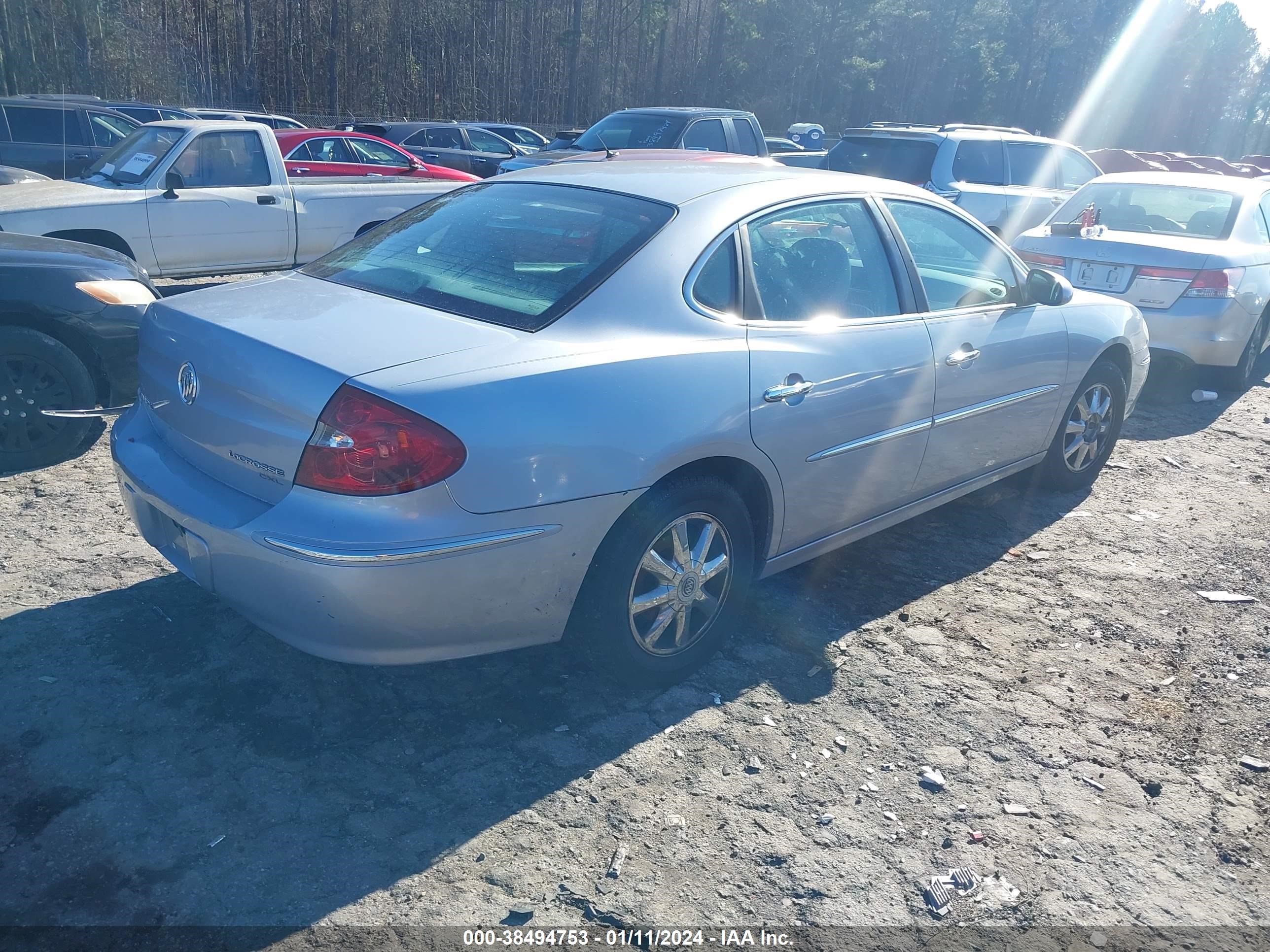 Photo 3 VIN: 2G4WD532051349997 - BUICK LACROSSE 