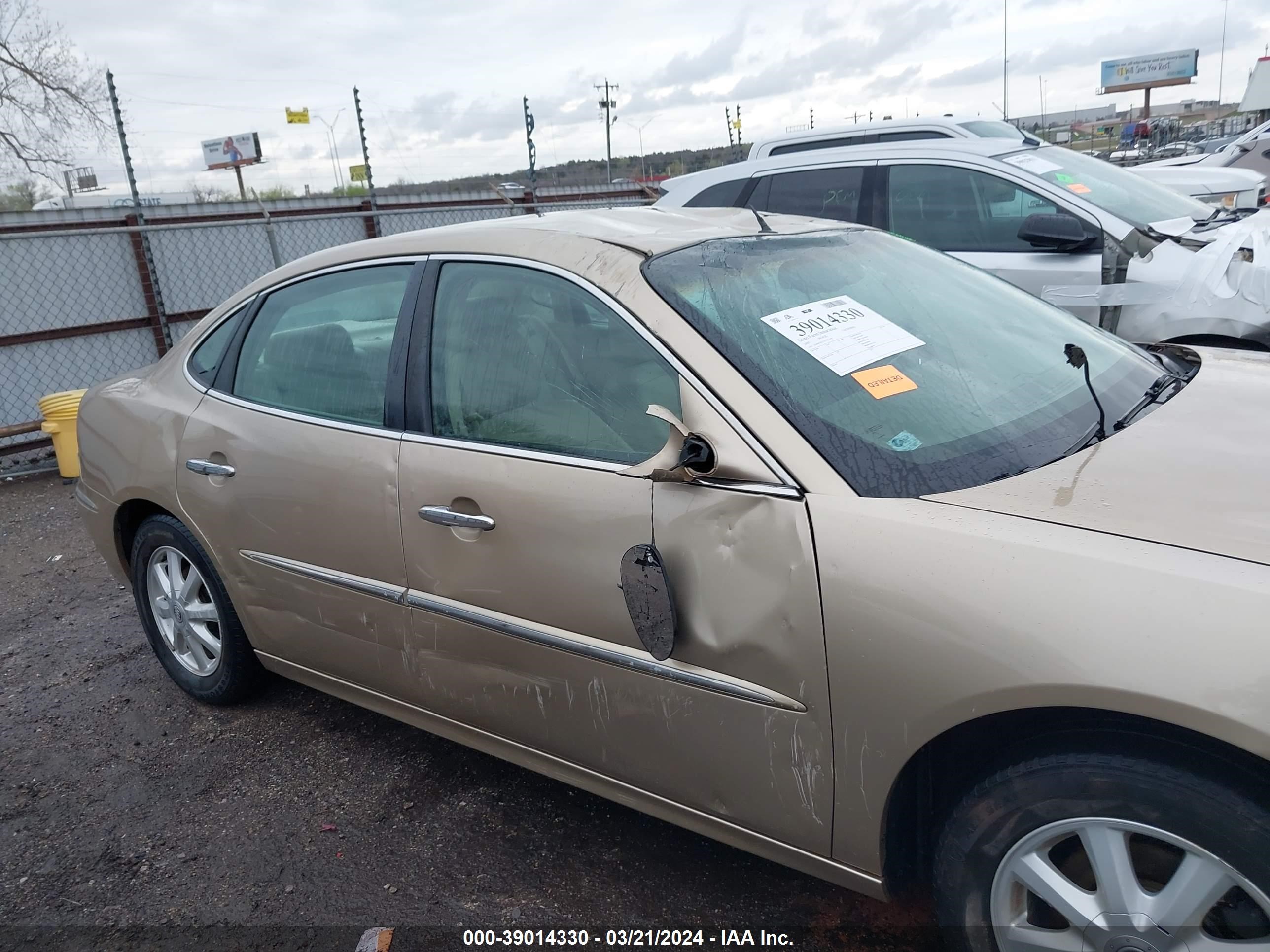 Photo 12 VIN: 2G4WD532251221499 - BUICK LACROSSE 