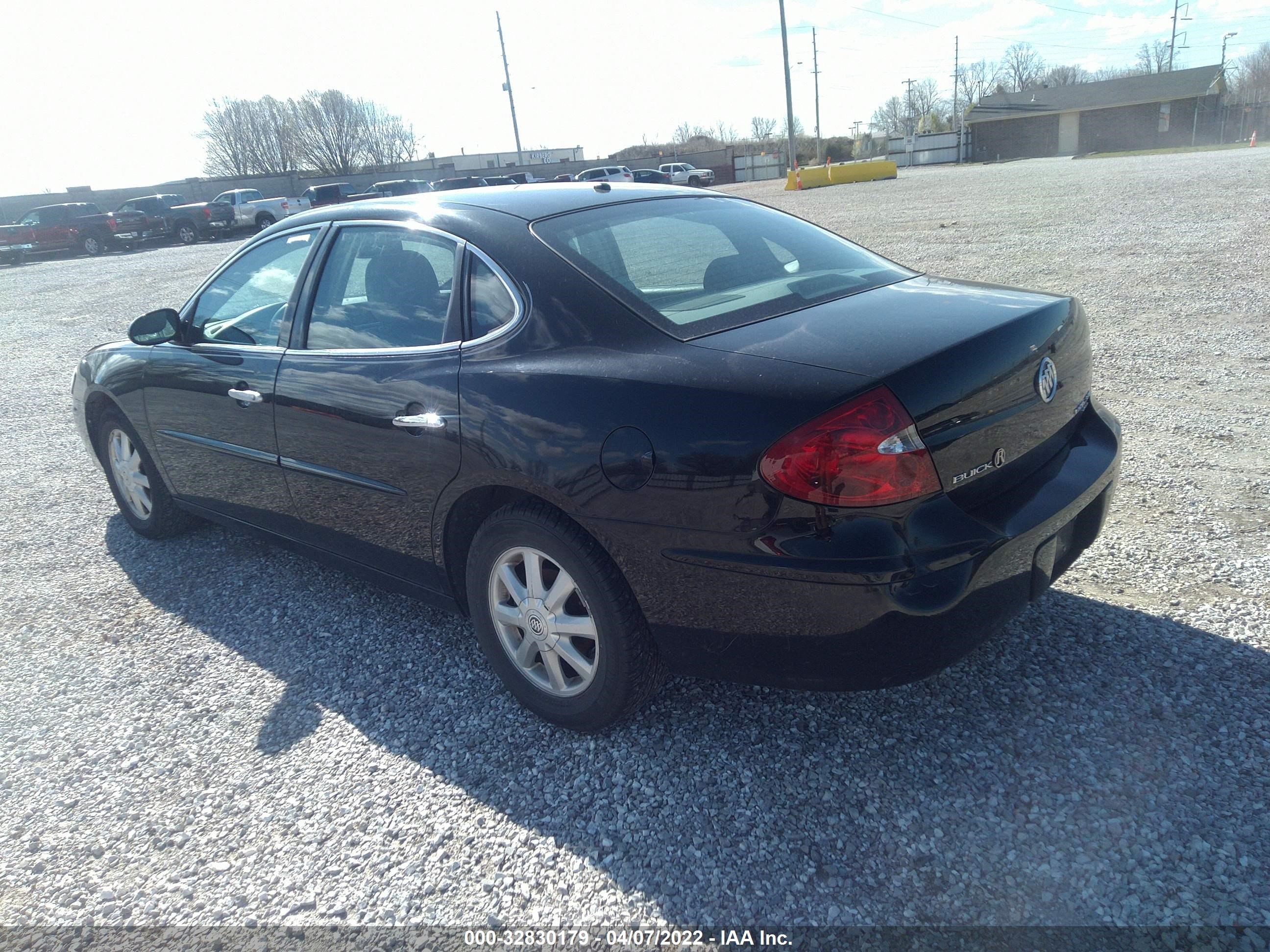 Photo 2 VIN: 2G4WD532351218711 - BUICK LACROSSE 