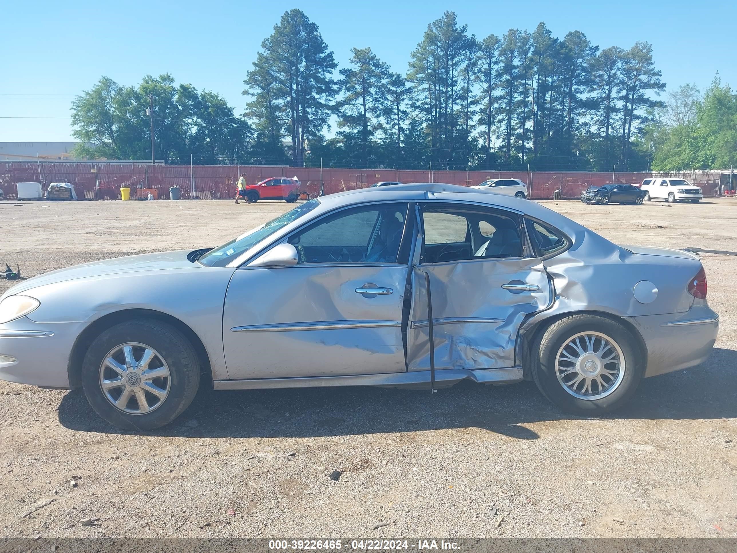 Photo 13 VIN: 2G4WD532351333423 - BUICK LACROSSE 