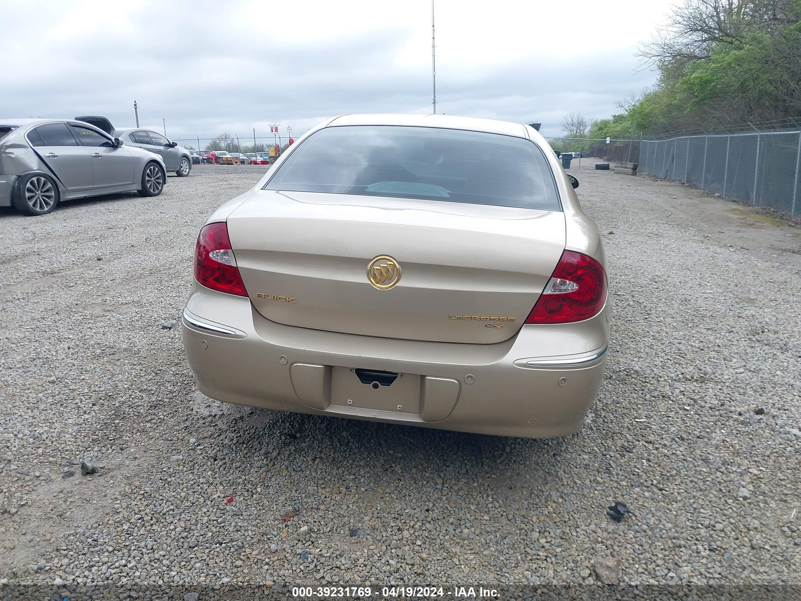 Photo 15 VIN: 2G4WD532651221392 - BUICK LACROSSE 