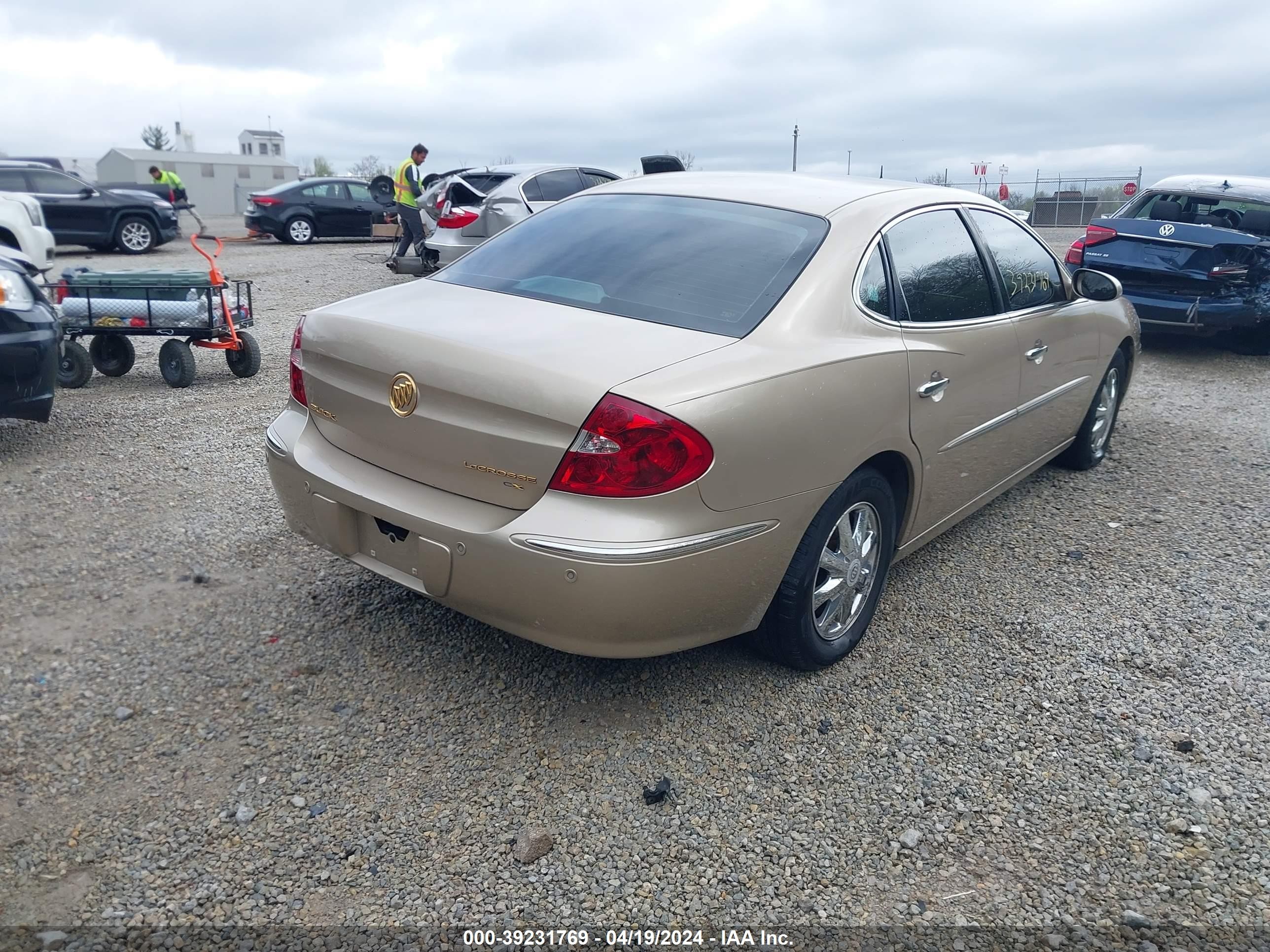 Photo 3 VIN: 2G4WD532651221392 - BUICK LACROSSE 