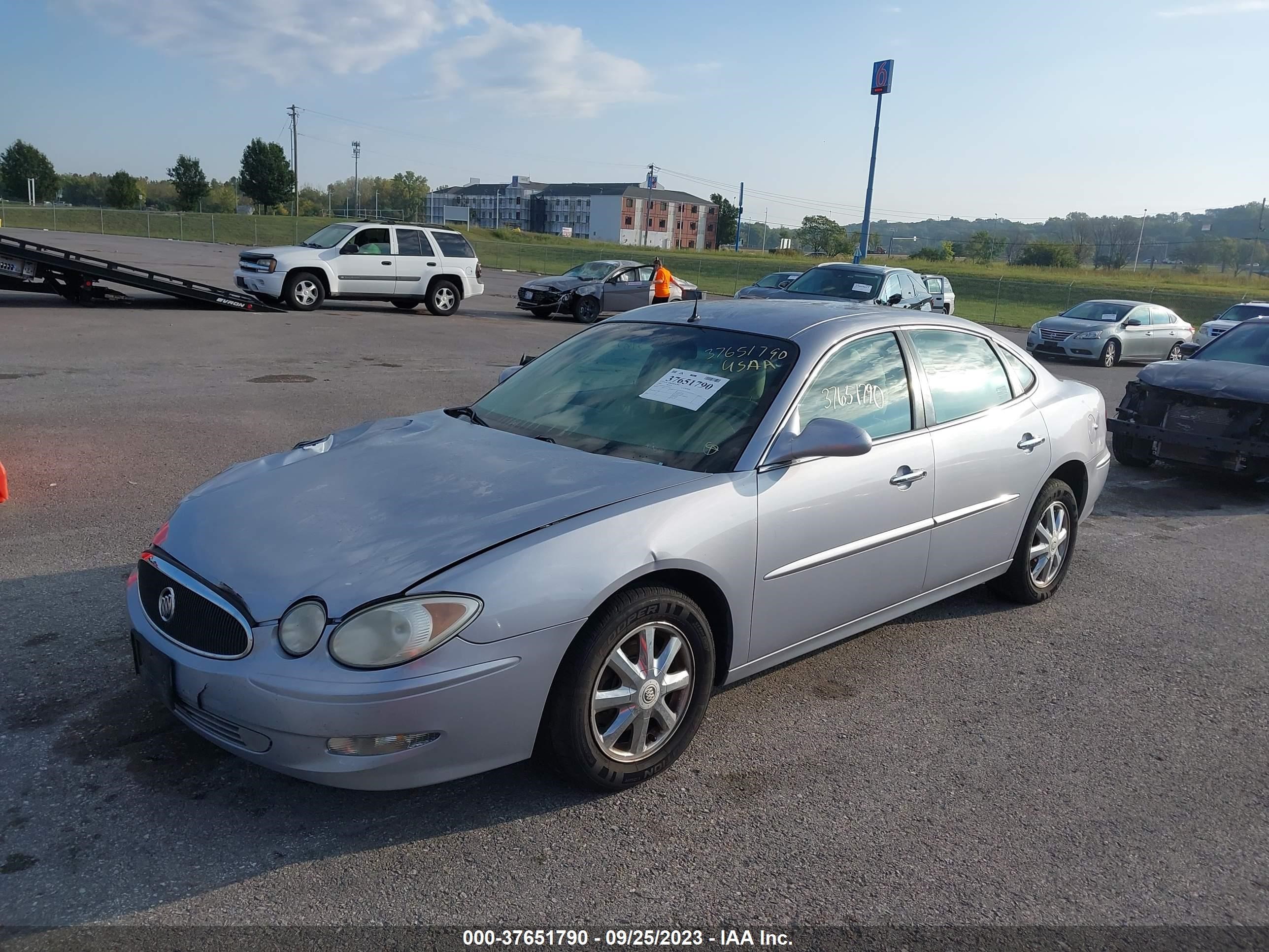 Photo 1 VIN: 2G4WD532751215522 - BUICK LACROSSE 