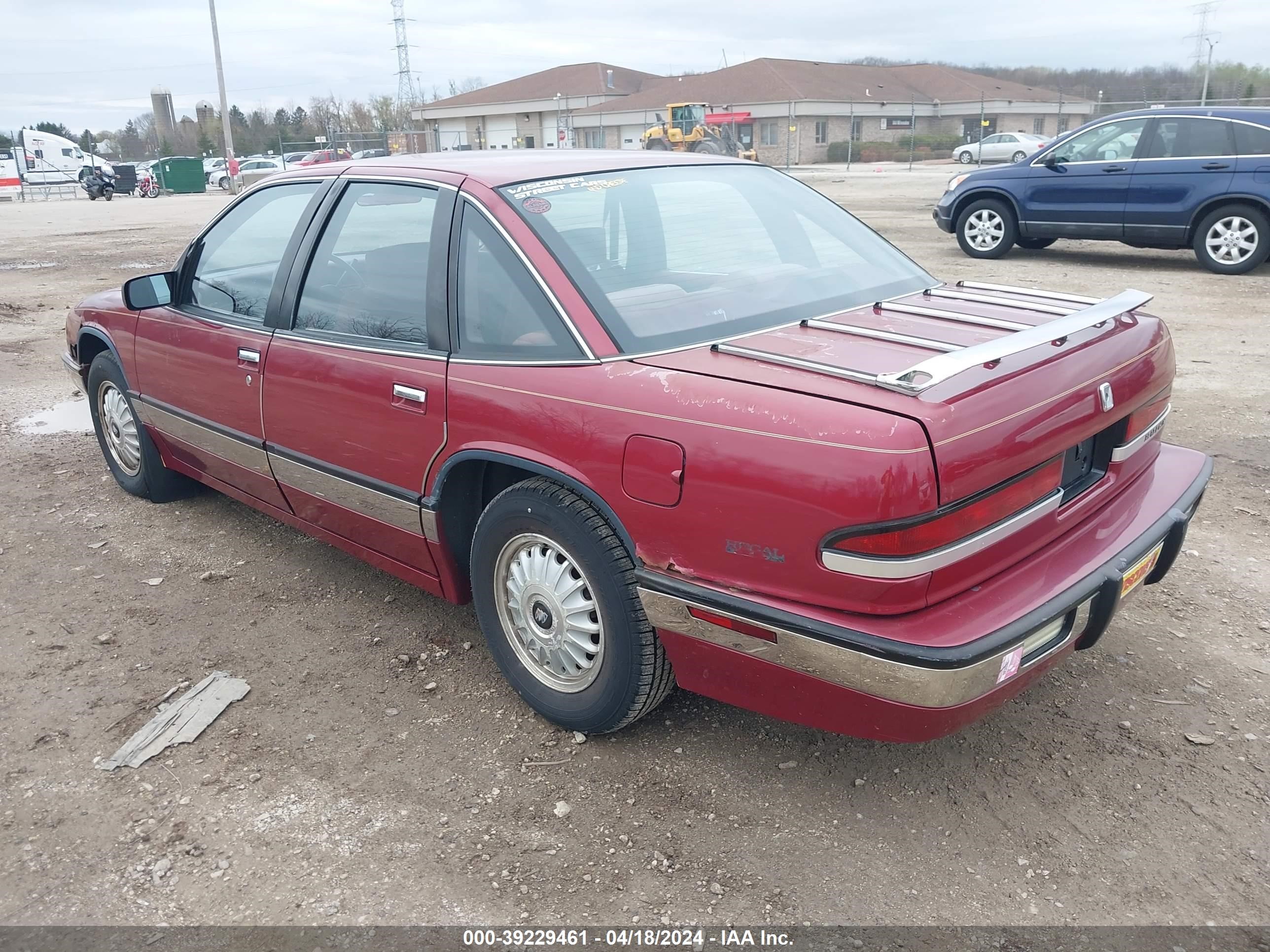 Photo 2 VIN: 2G4WD54L2M1426942 - BUICK REGAL 